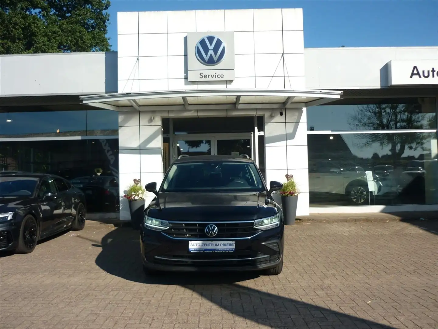 Volkswagen Tiguan United 2,0 TDI DSG+AHK+Navi+ACC+Appconnet Schwarz - 2