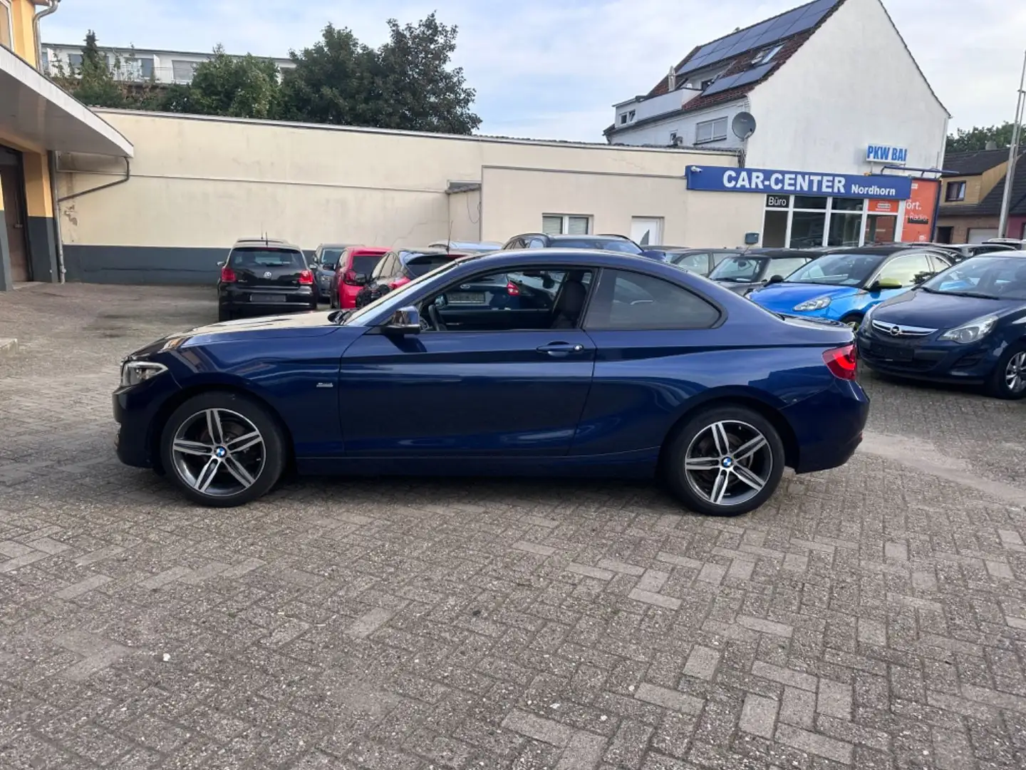 BMW 218 i Sport Line*LMF*SHZ*MFL*TEMPOMAT*** Blau - 2