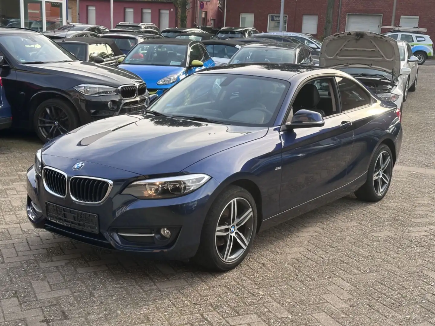 BMW 218 i Sport Line*LMF*SHZ*MFL*TEMPOMAT*** Blau - 1
