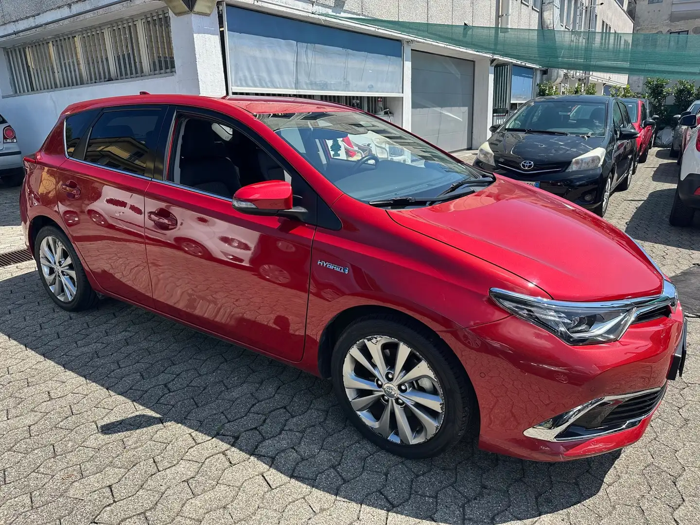 Toyota Auris 1.8H Lounge CVT*EURO6B*CERCHI Rood - 1