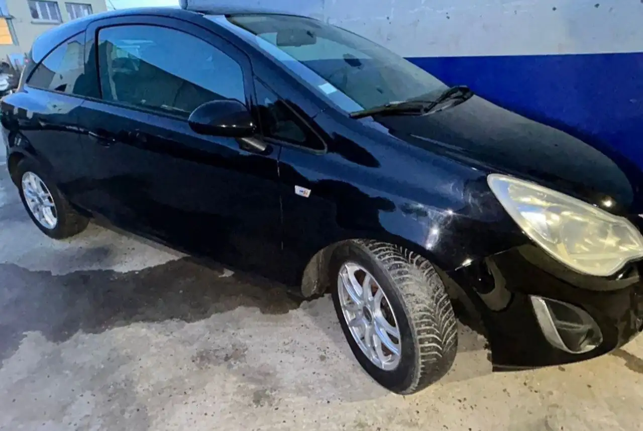 Opel Corsa 1.2 - 85 ch Twinport Color Edition