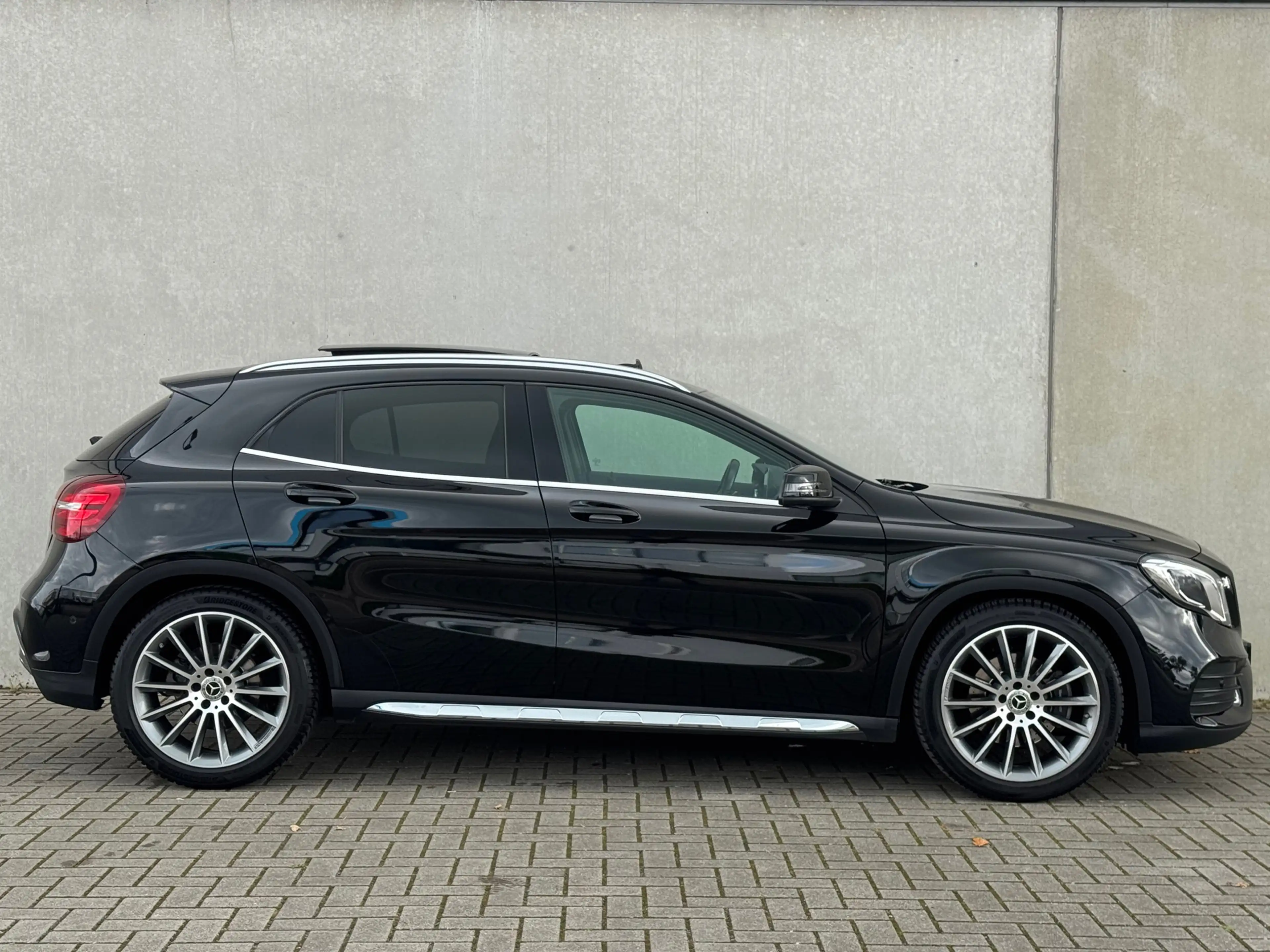 Mercedes-Benz GLA 250 AMG 4Matic Premium Plus PANO DAK TREKHAAK — photo 5