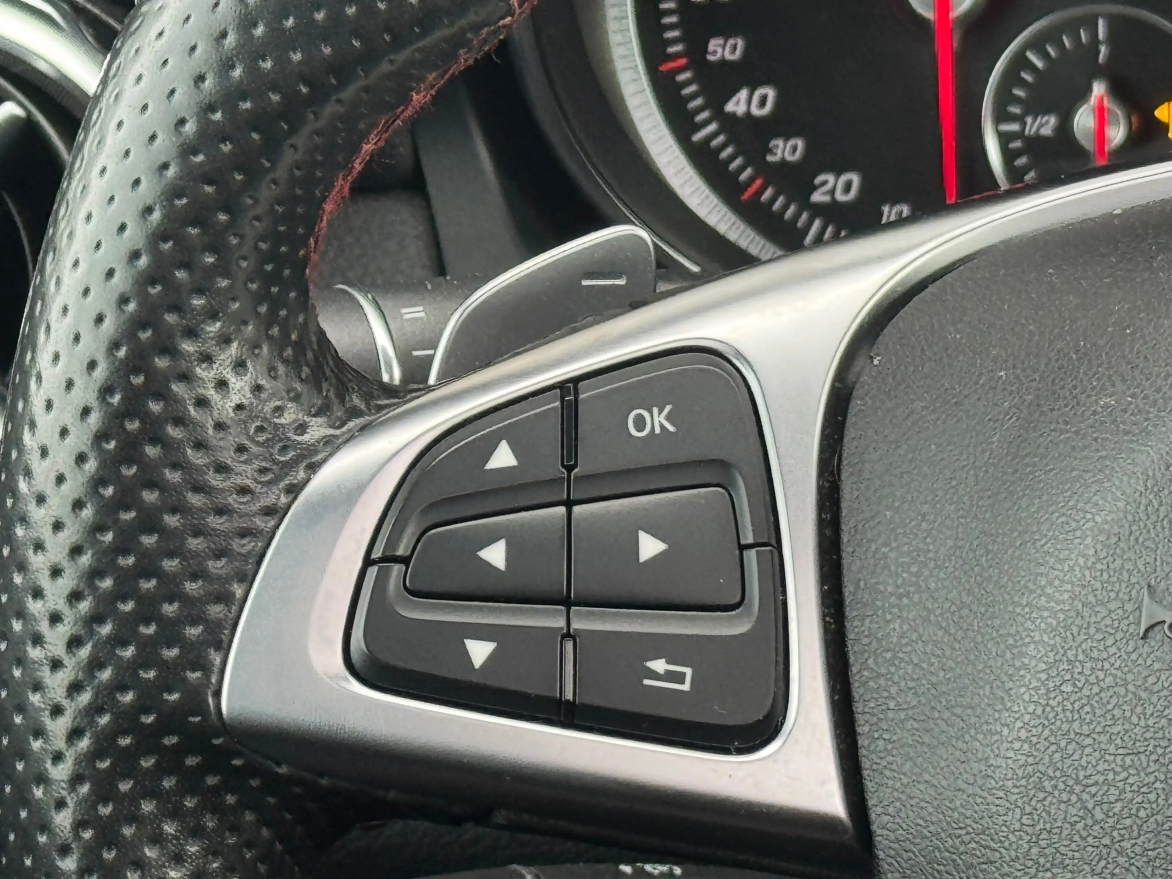 Mercedes-Benz GLA 250 AMG 4Matic Premium Plus PANO DAK TREKHAAK — photo 33