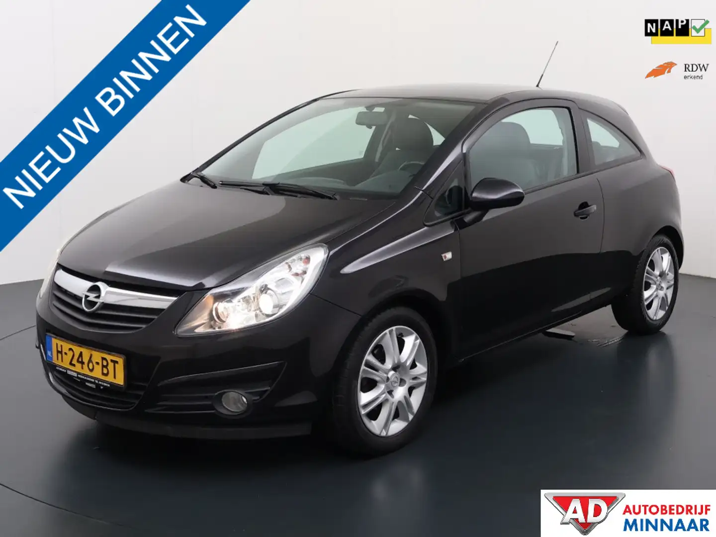 Opel Corsa 1.4-16V | airco | stoelverwarming | Onderhoudsboek Zwart - 1