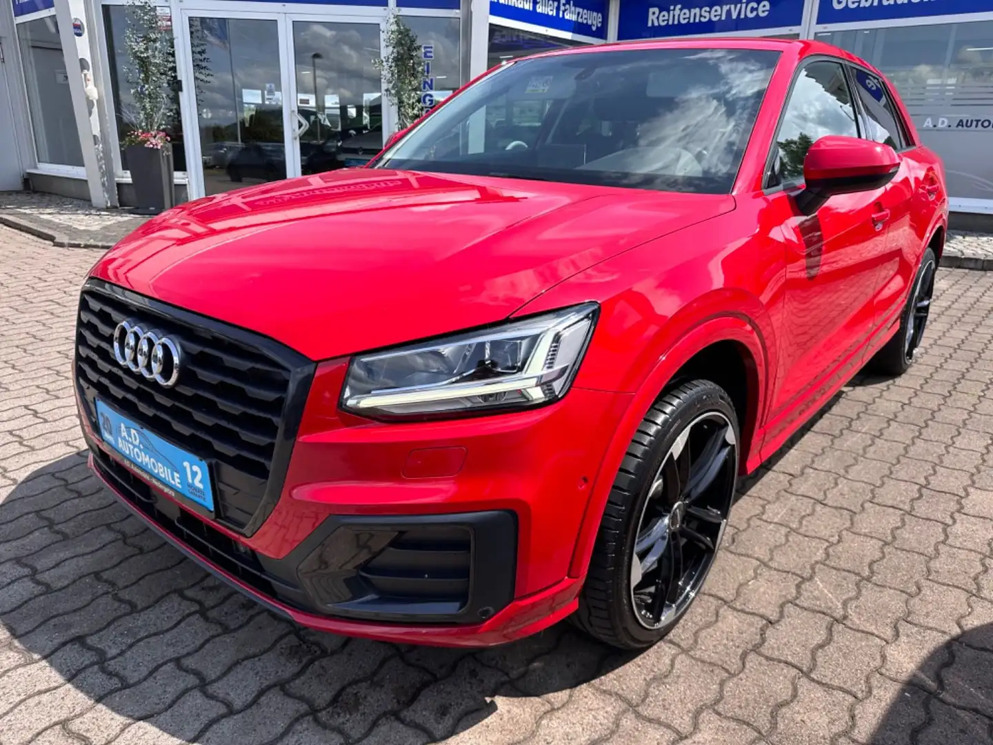 Audi Q2 sport S-Line/Park-Assis/Digital-Tacho Rot - 1