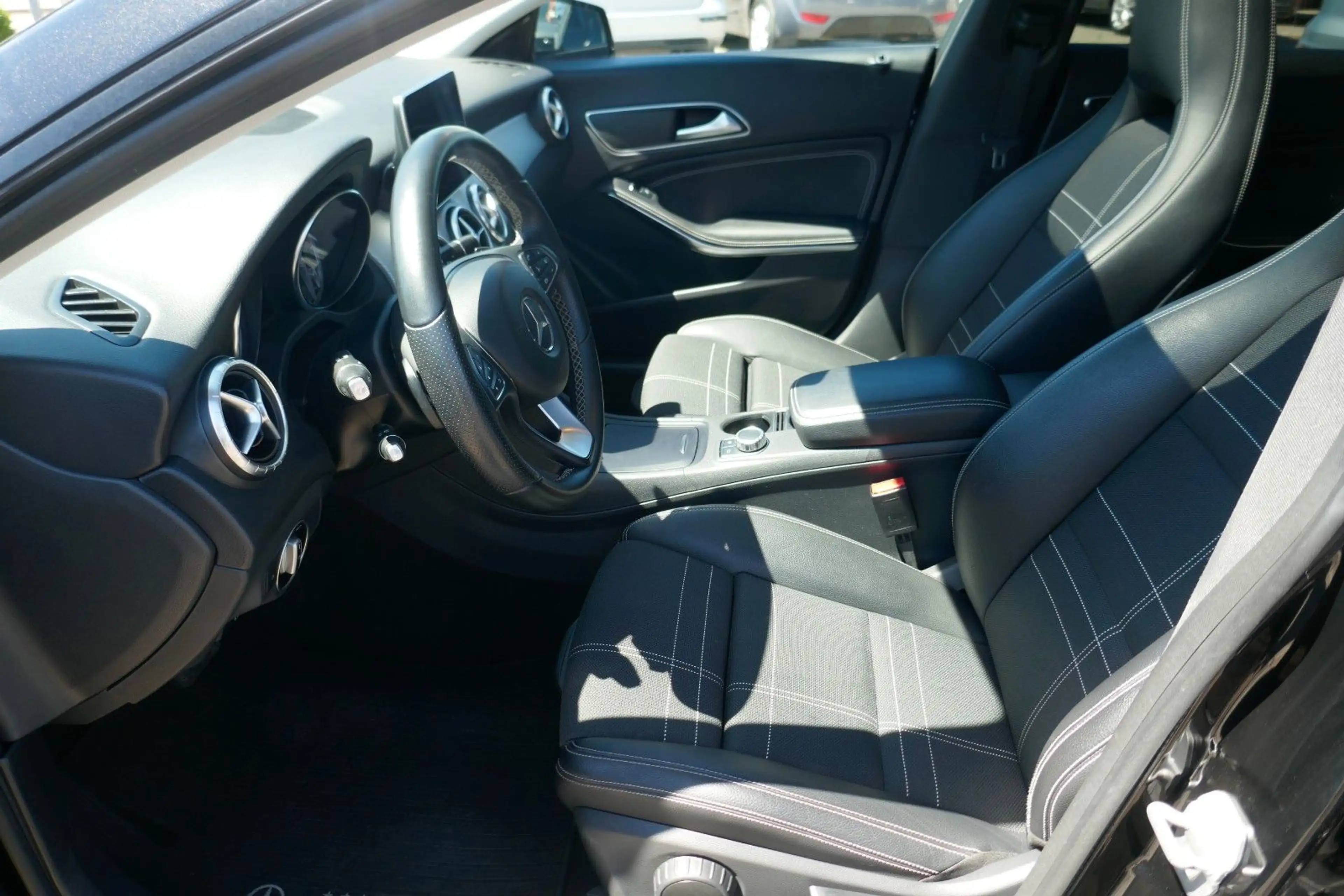 Mercedes-Benz CLA 220 CLA 220 d 4MATIC DCT Shooting Brake BI-XENON — photo 10