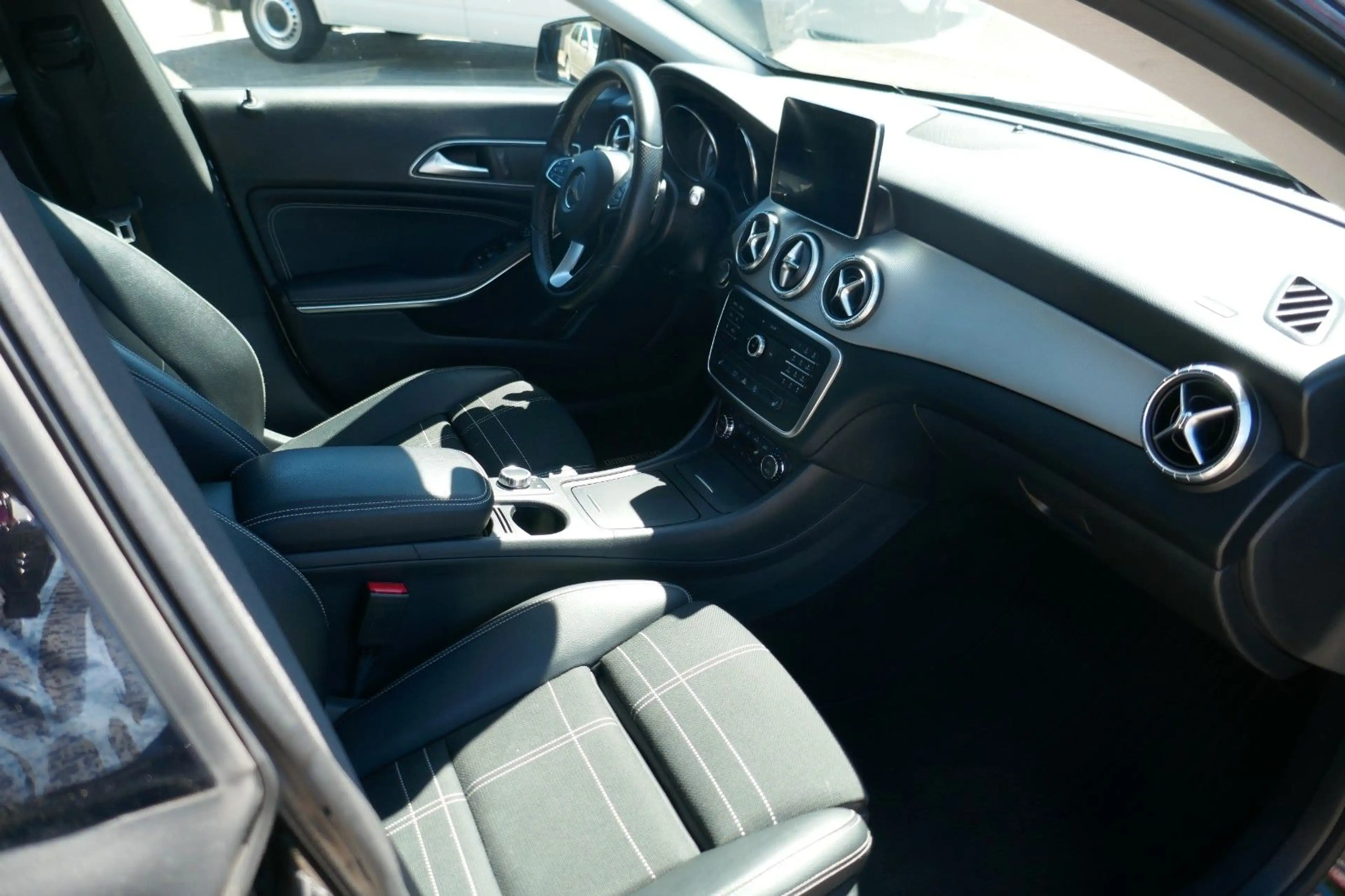 Mercedes-Benz CLA 220 CLA 220 d 4MATIC DCT Shooting Brake BI-XENON — photo 15