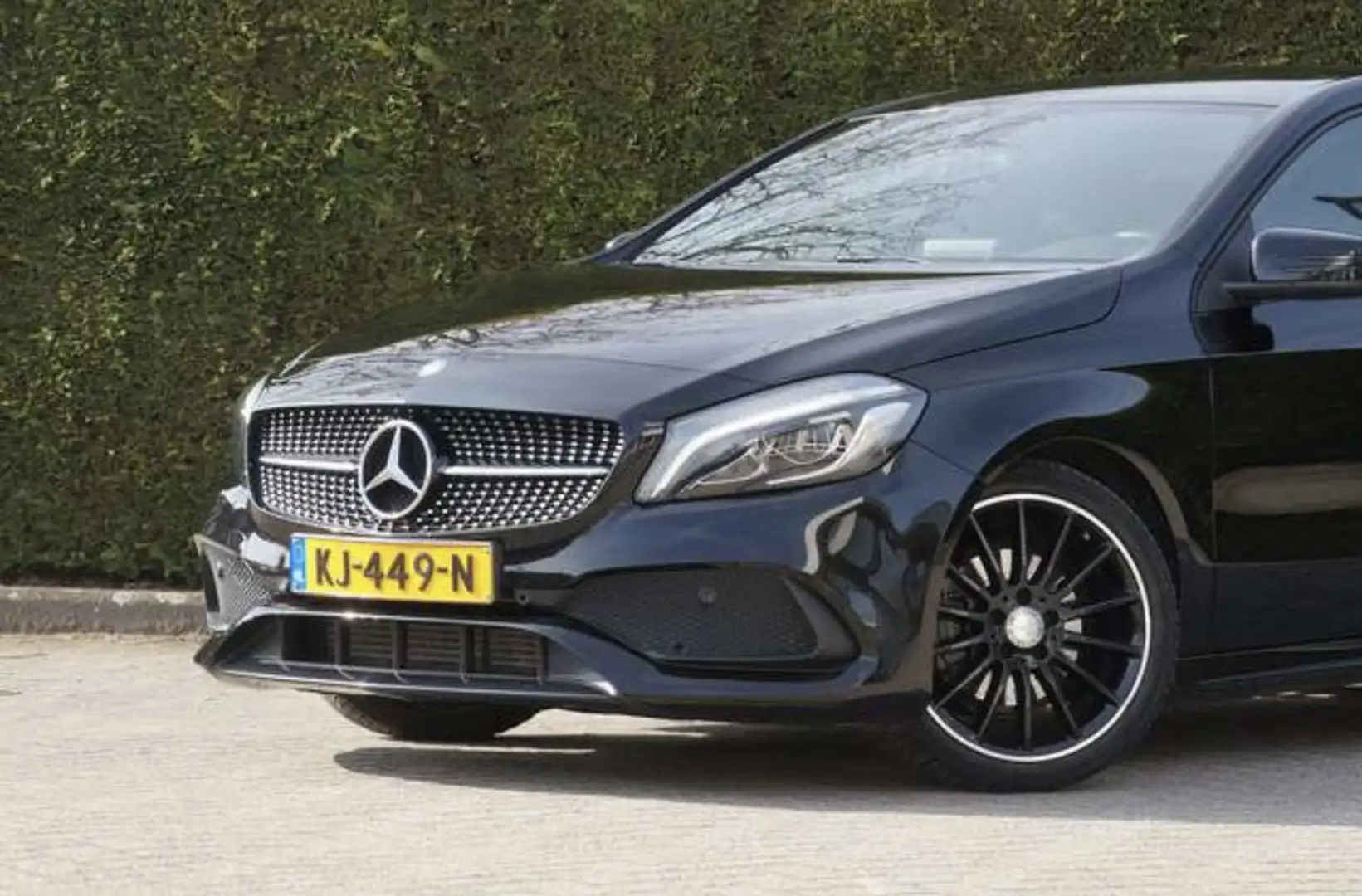 Mercedes-Benz A 180 AMG N. Edition Plus Zwart - 2