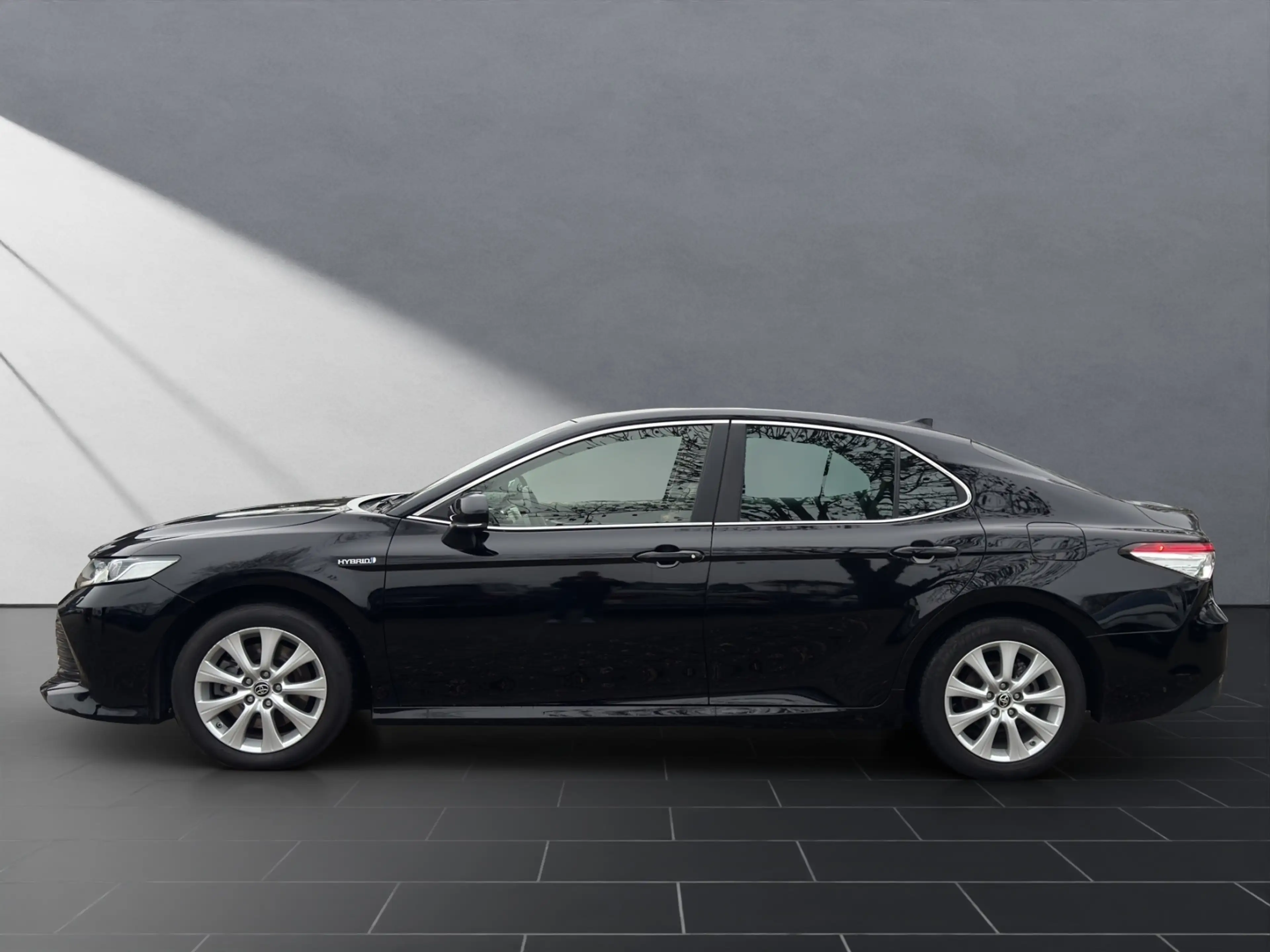 Toyota Camry HYBRID*NAVI*15 JAHRE GARANTIE — photo 2