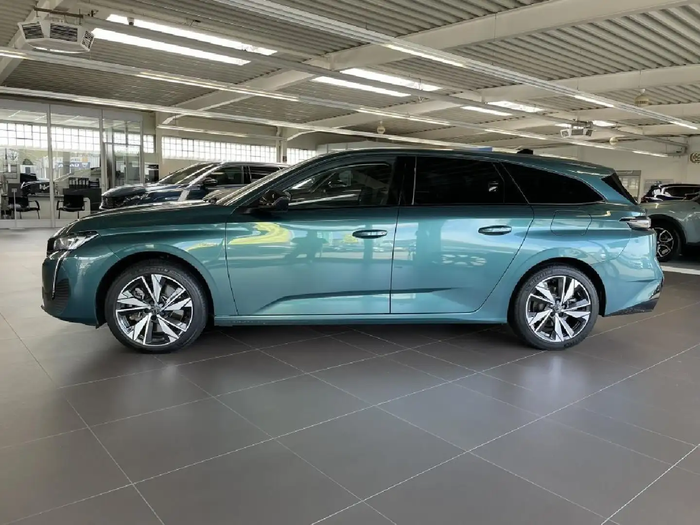 Peugeot 308 SW Hybrid 180 Allure Blau - 2