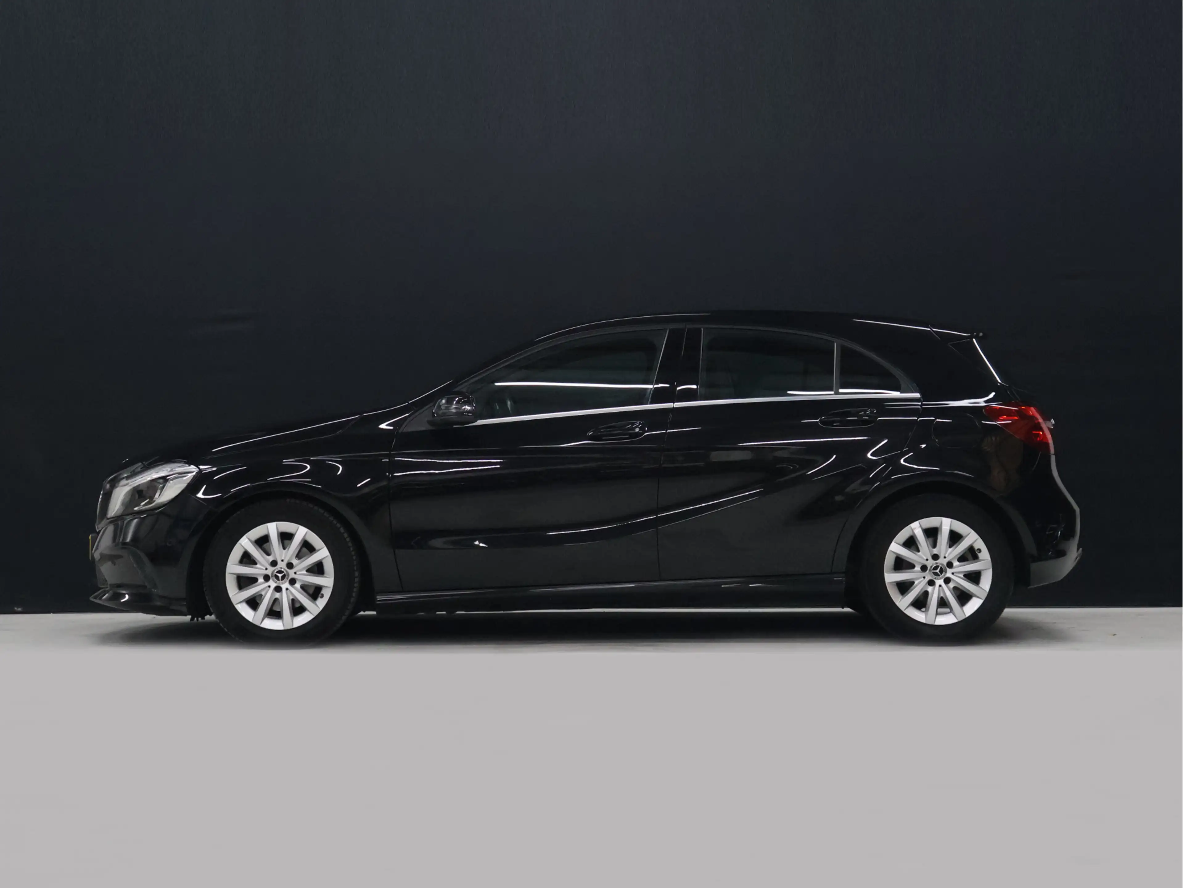 Mercedes-Benz A 180 BlueEFFICIENCY Business [CRUISECONTROL, STOELVERWA — photo 3