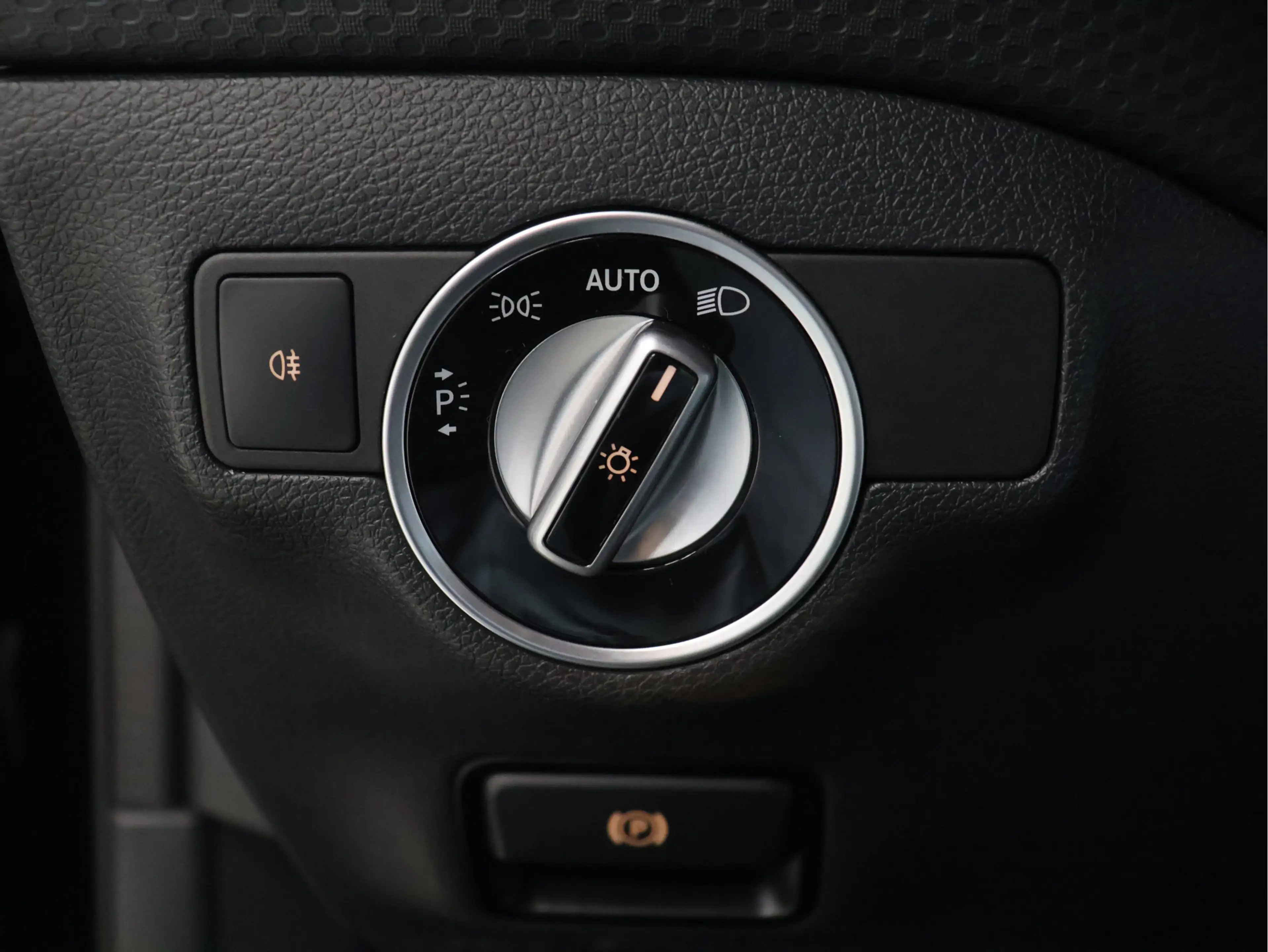 Mercedes-Benz A 180 BlueEFFICIENCY Business [CRUISECONTROL, STOELVERWA — photo 12