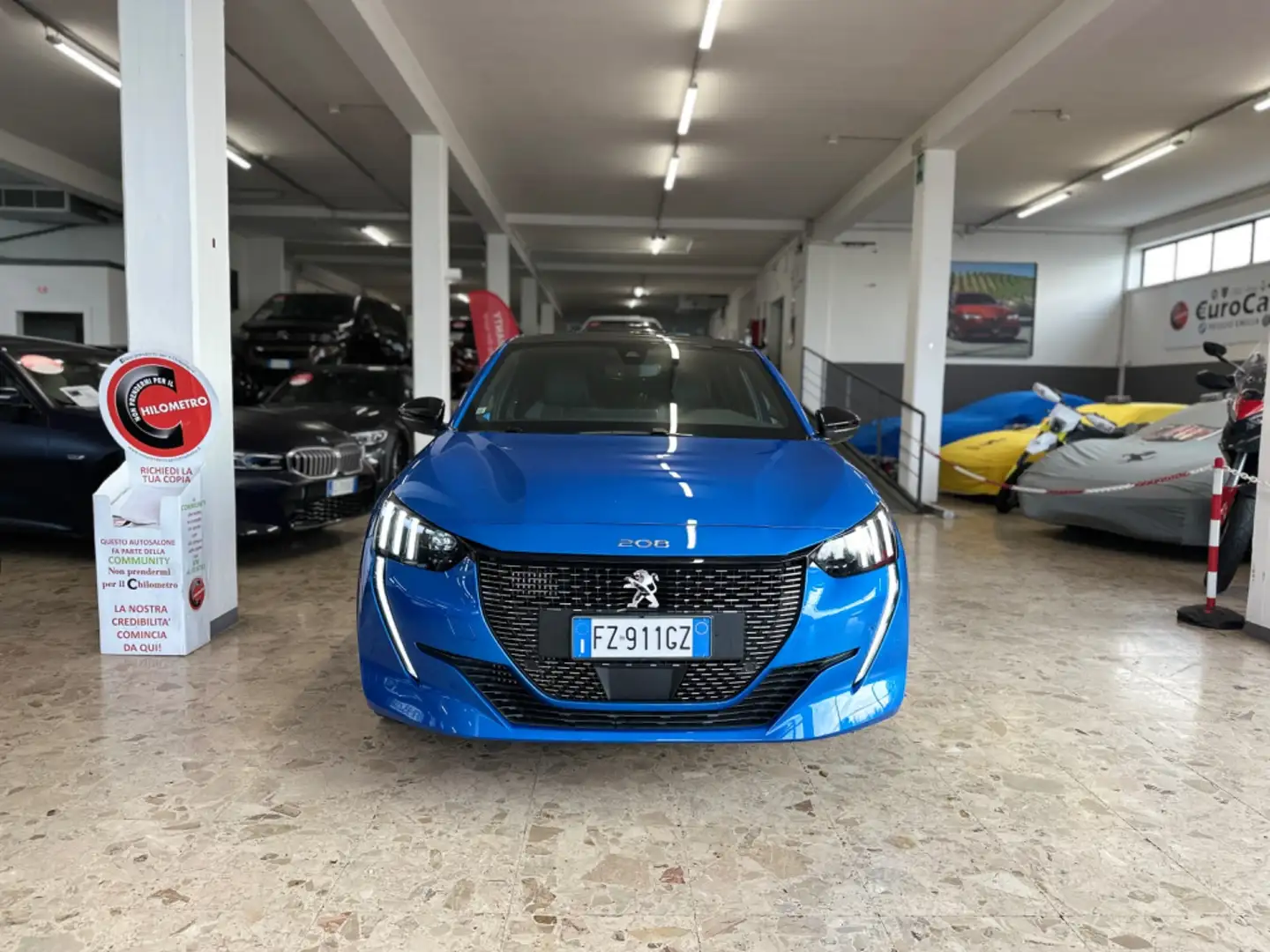 Peugeot 208 PureTech 100 Stop&Start 5 porte GT Line Blu/Azzurro - 2