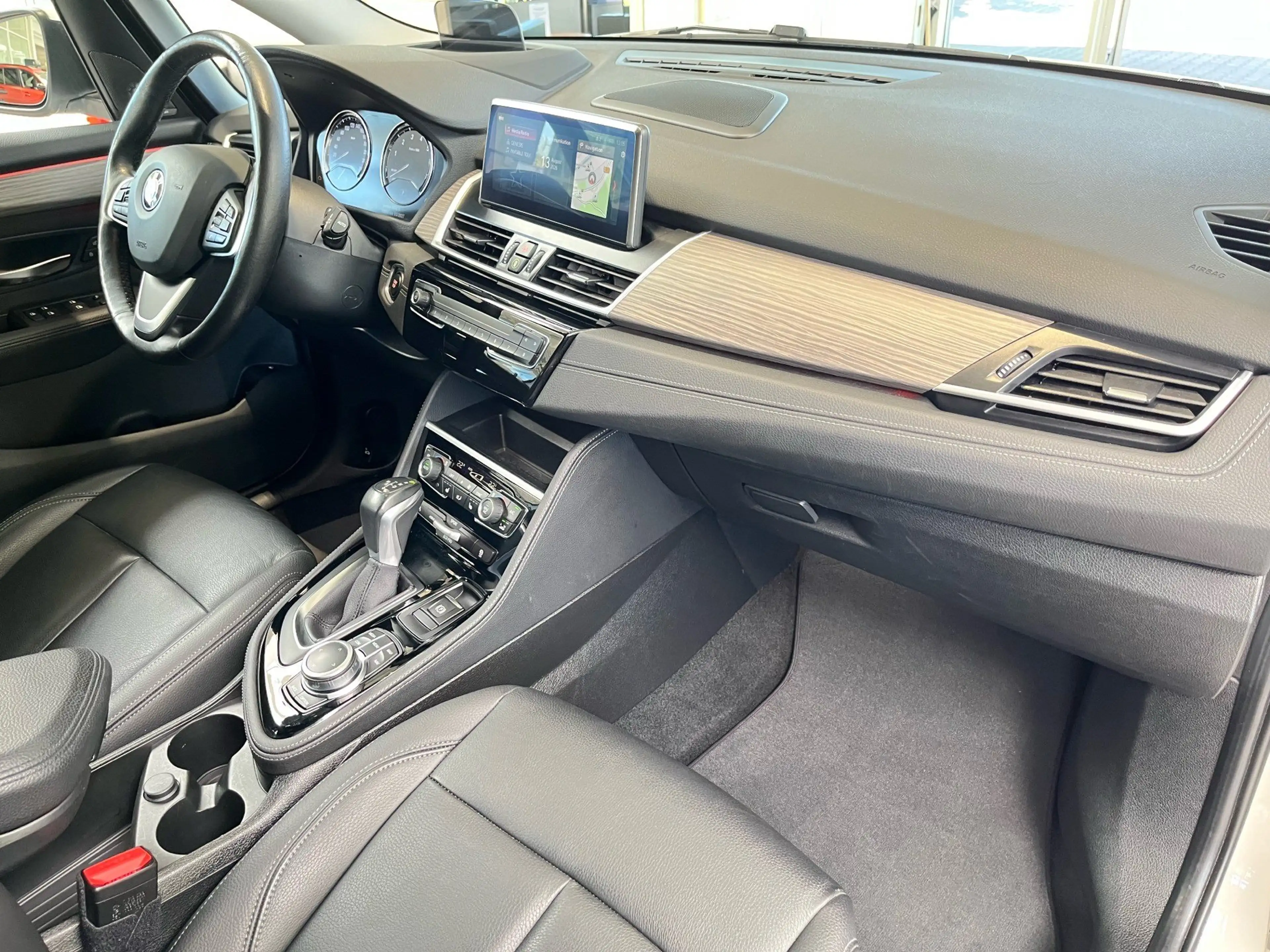 BMW 225 xe IPERFORMANCE A Luxury Line — photo 14