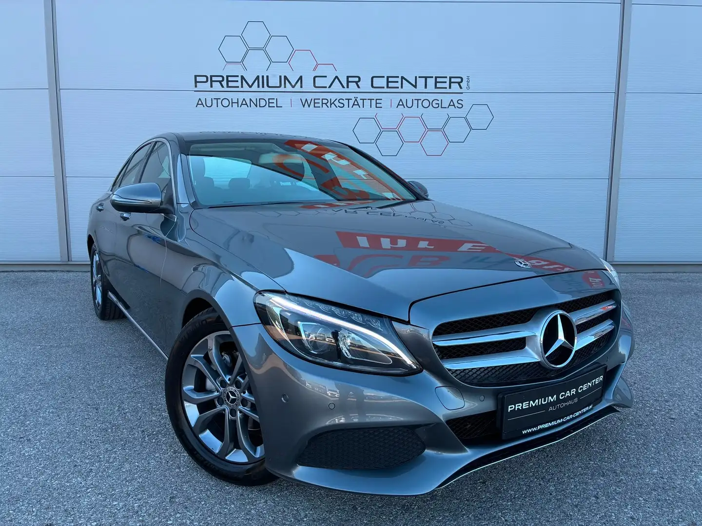 Mercedes-Benz C 180 C 180d Avantgarde Aut. LED / NAVI / NAVI / SITZHZG Grau - 1