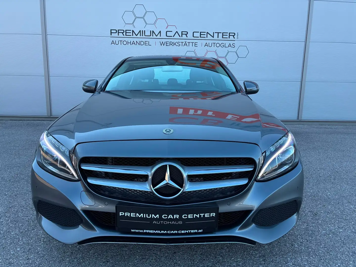 Mercedes-Benz C 180 C 180d Avantgarde Aut. LED / NAVI / NAVI / SITZHZG Grau - 2