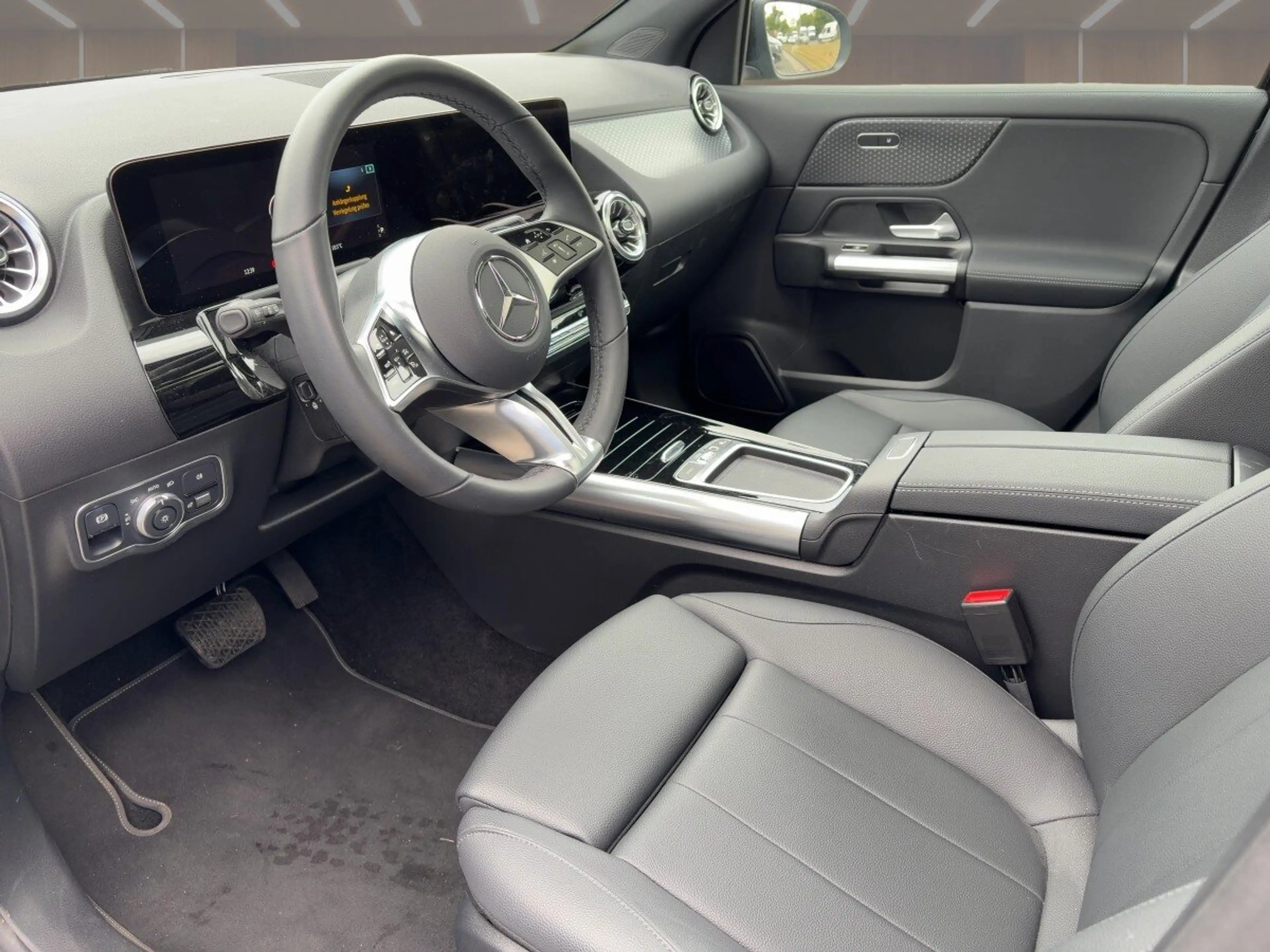 Mercedes-Benz GLA 200 GLA 200 Progressive/Navi/Pano-Dach/Distronic/LED — photo 10