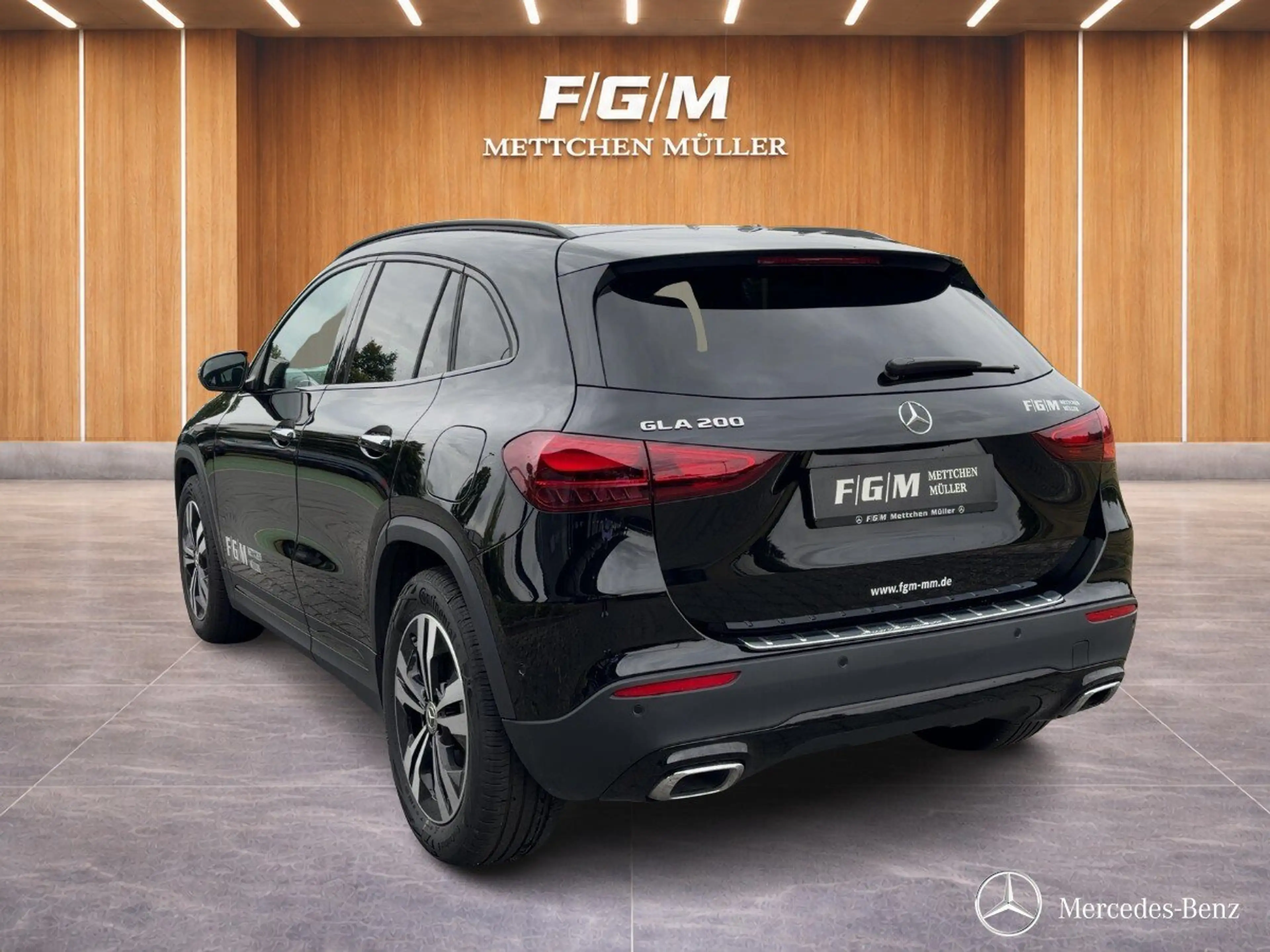Mercedes-Benz GLA 200 GLA 200 Progressive/Navi/Pano-Dach/Distronic/LED — photo 2