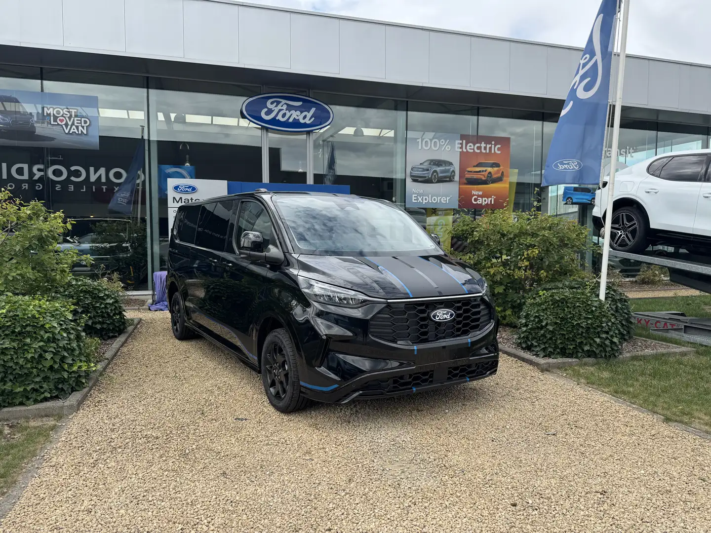 Ford Transit Custom Transit Custom 320 L2H1  Autm. Sport Zwart - 1
