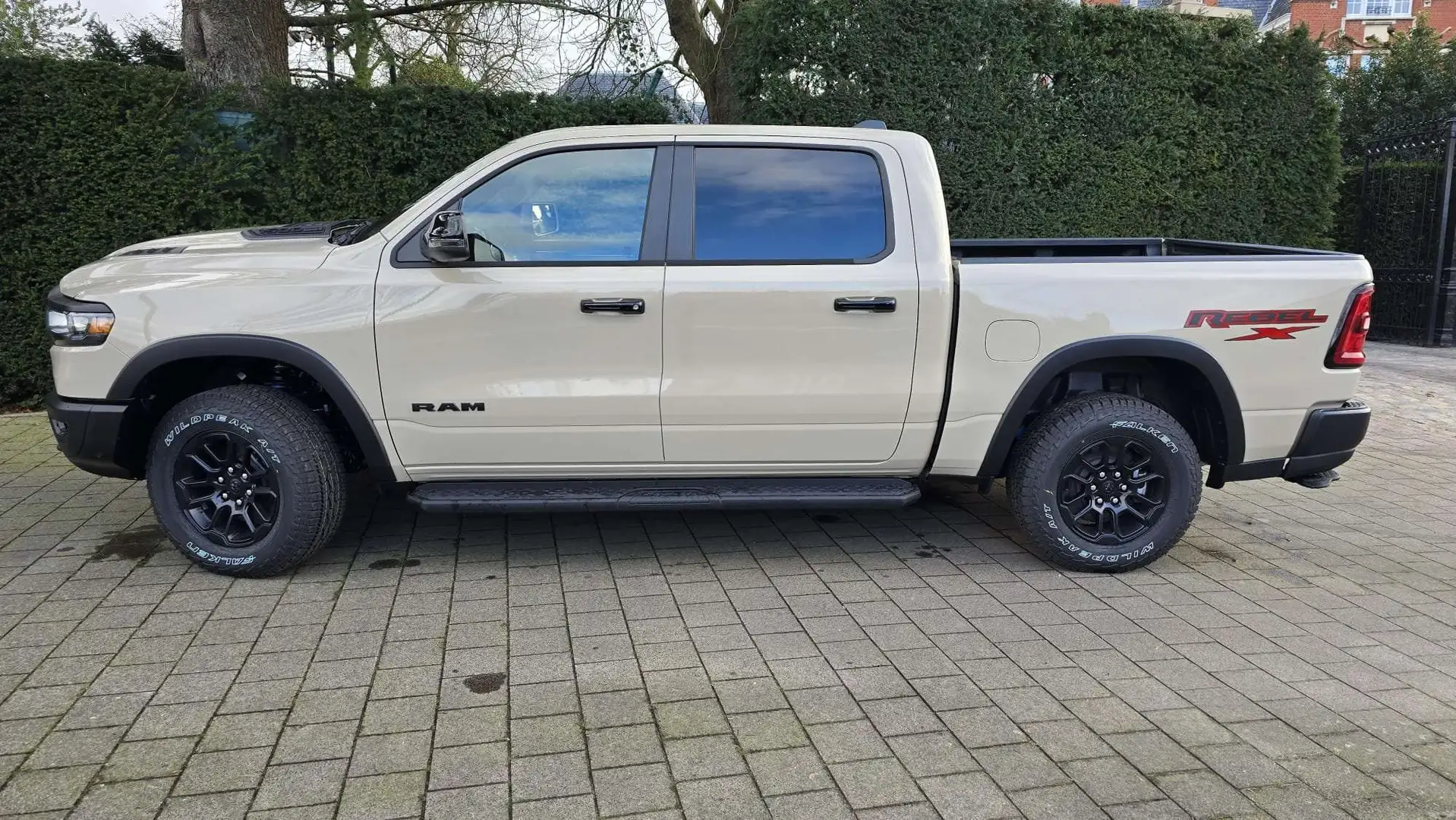 Dodge RAM Model 2025 REBEL X €71.900,- excl btw Beige - 2