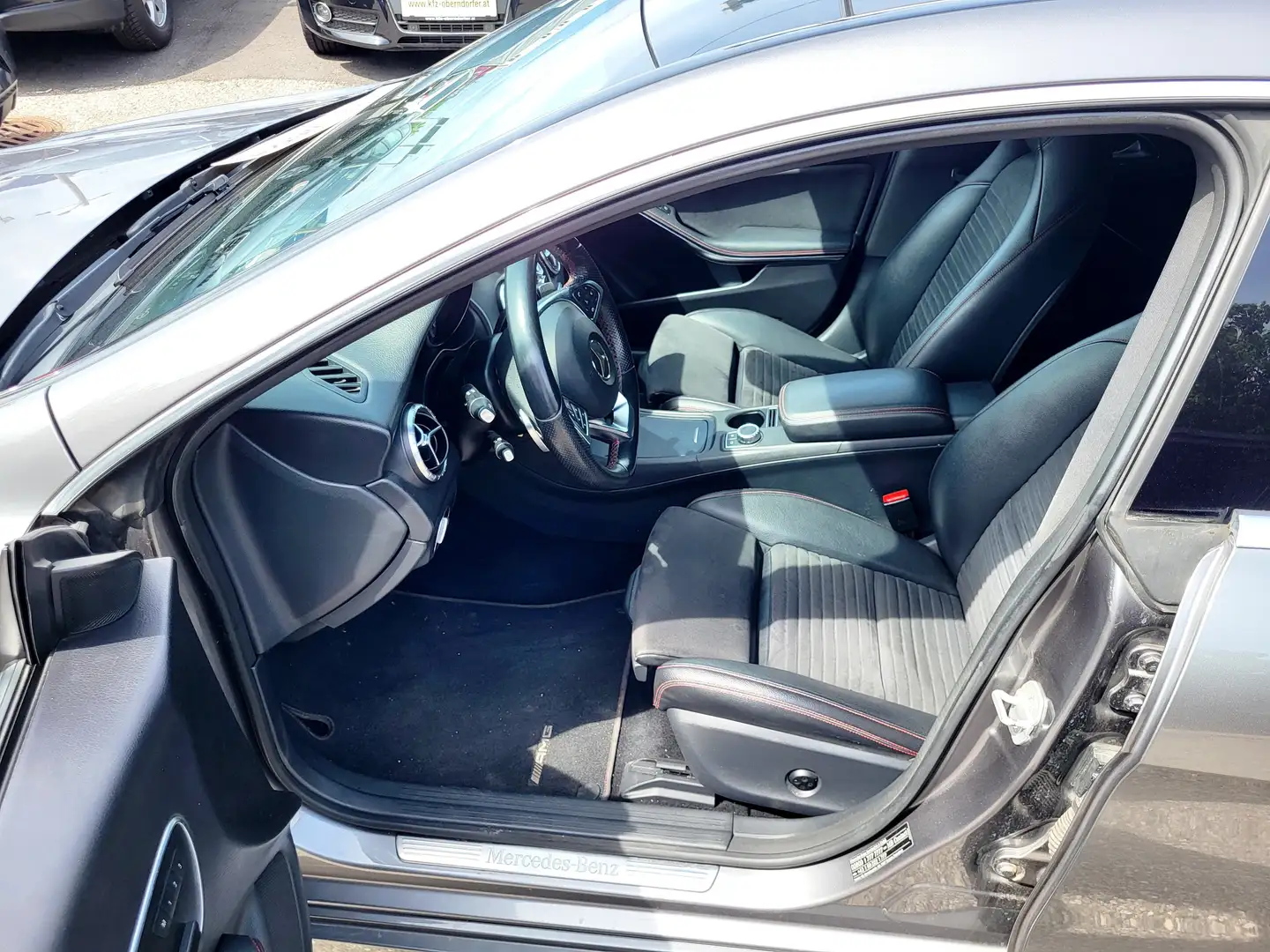 Mercedes-Benz CLA 220 CLA 220 CDI / d 4Matic (117.905) Grau - 2