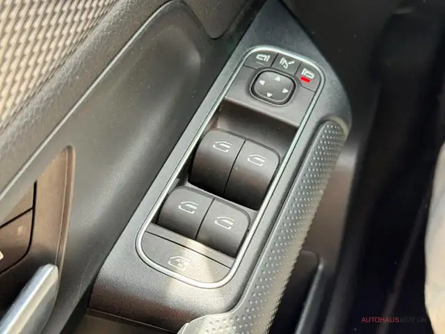 Mercedes-Benz B-Class view 24