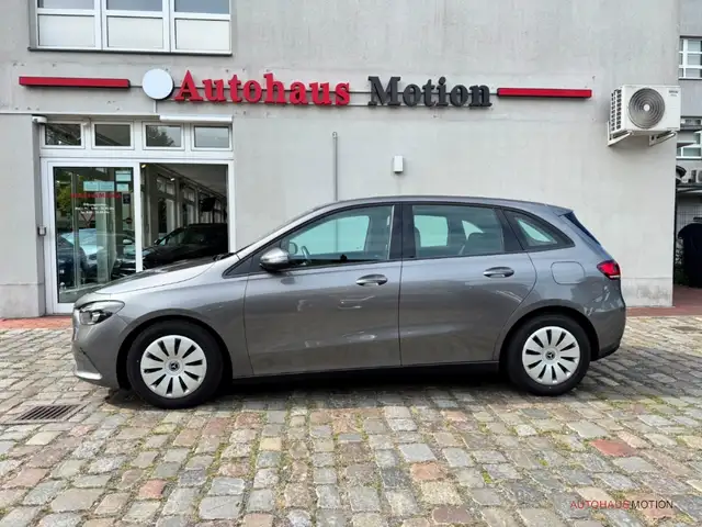 Mercedes-Benz B-Class view 8