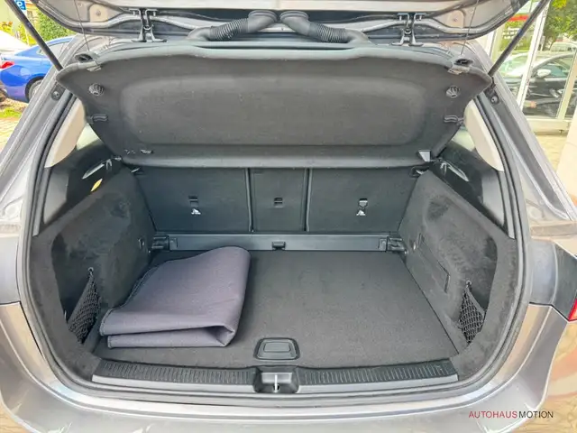 Mercedes-Benz B-Class view 17