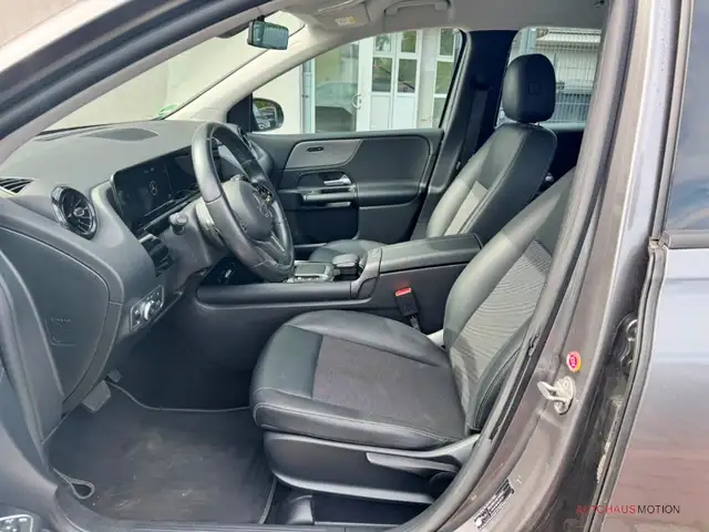 Mercedes-Benz B-Class view 10