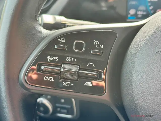 Mercedes-Benz B-Class view 22