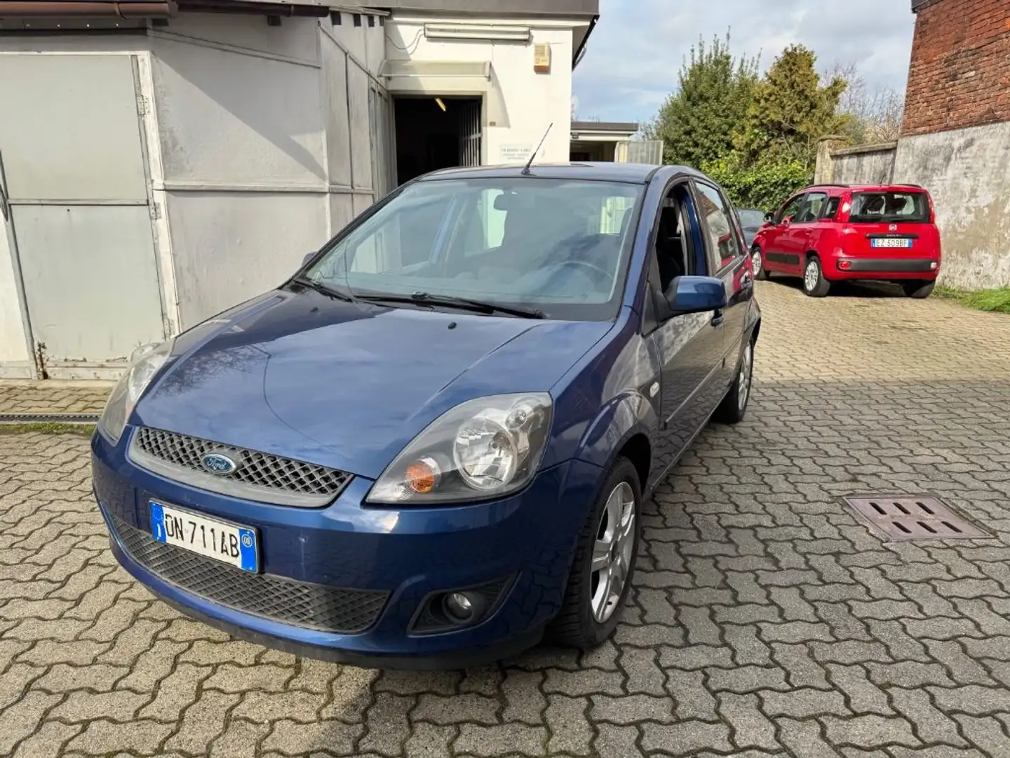 Ford Fiesta 1.4 TDCi 68CV 5 porte Titanium Azul - 1