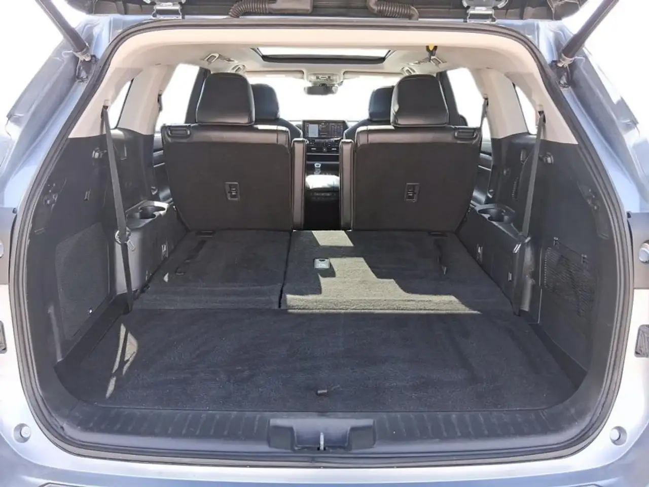 Toyota Highlander снимка Toyota Highlander