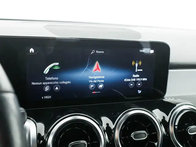 Mercedes-Benz GLB view 16