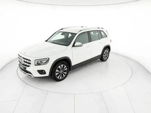 Mercedes-Benz GLB view 2