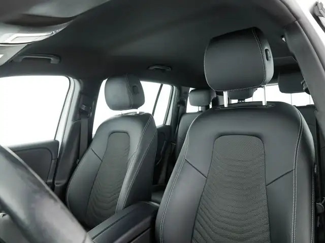 Mercedes-Benz GLB view 13