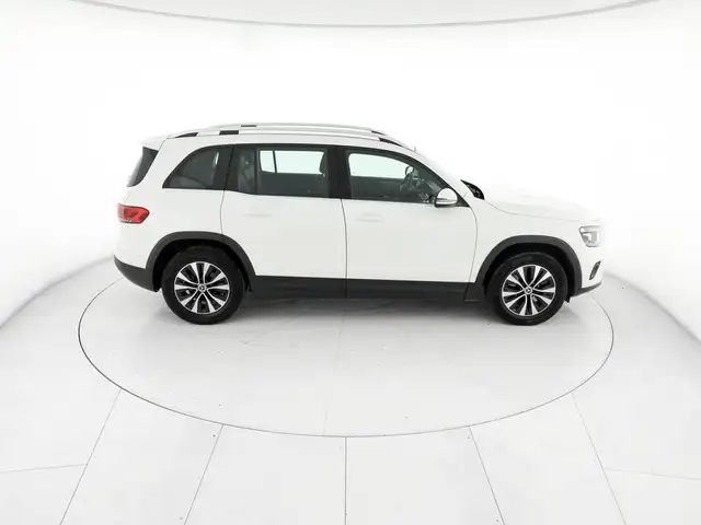 Mercedes-Benz GLB view 5