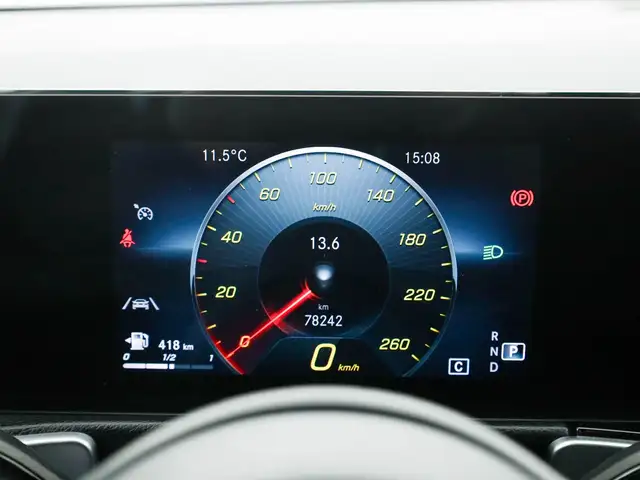 Mercedes-Benz GLB view 15