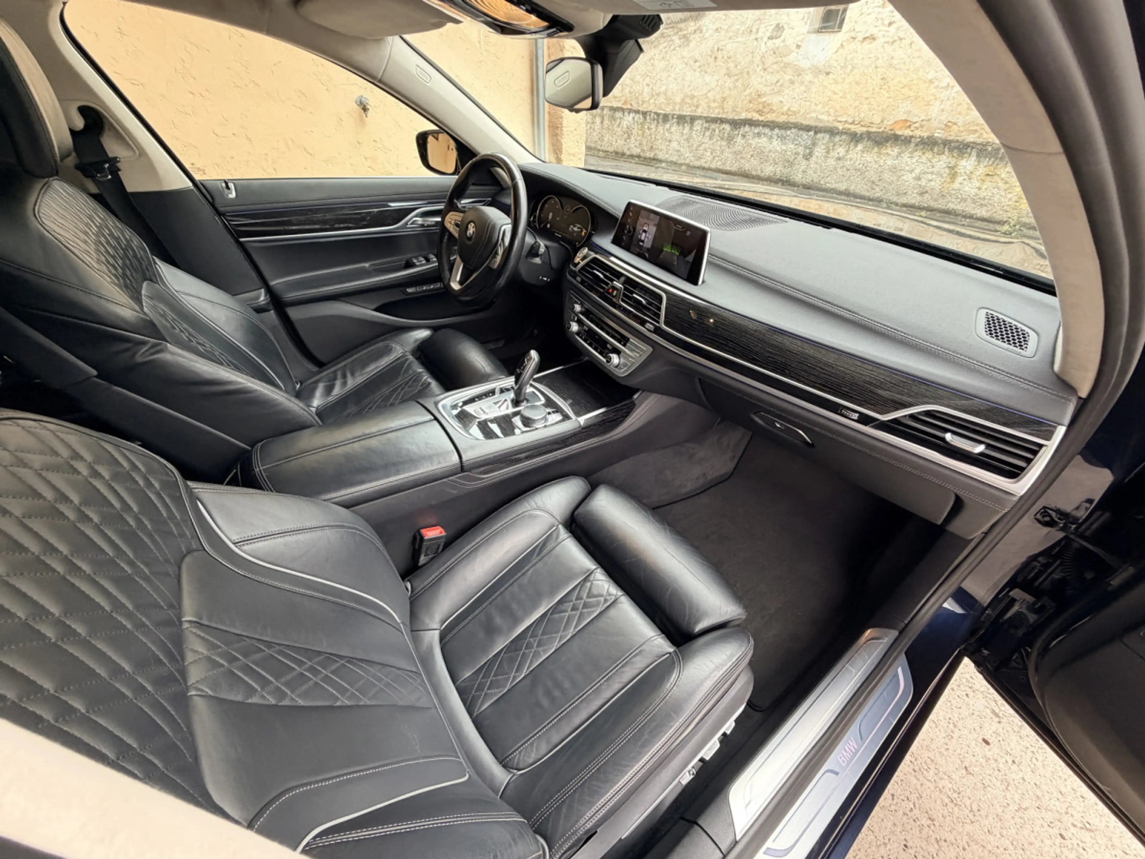BMW 740 d xDrive Camera 360° Head-UP, Toit Ouvrant 320cv — photo 7