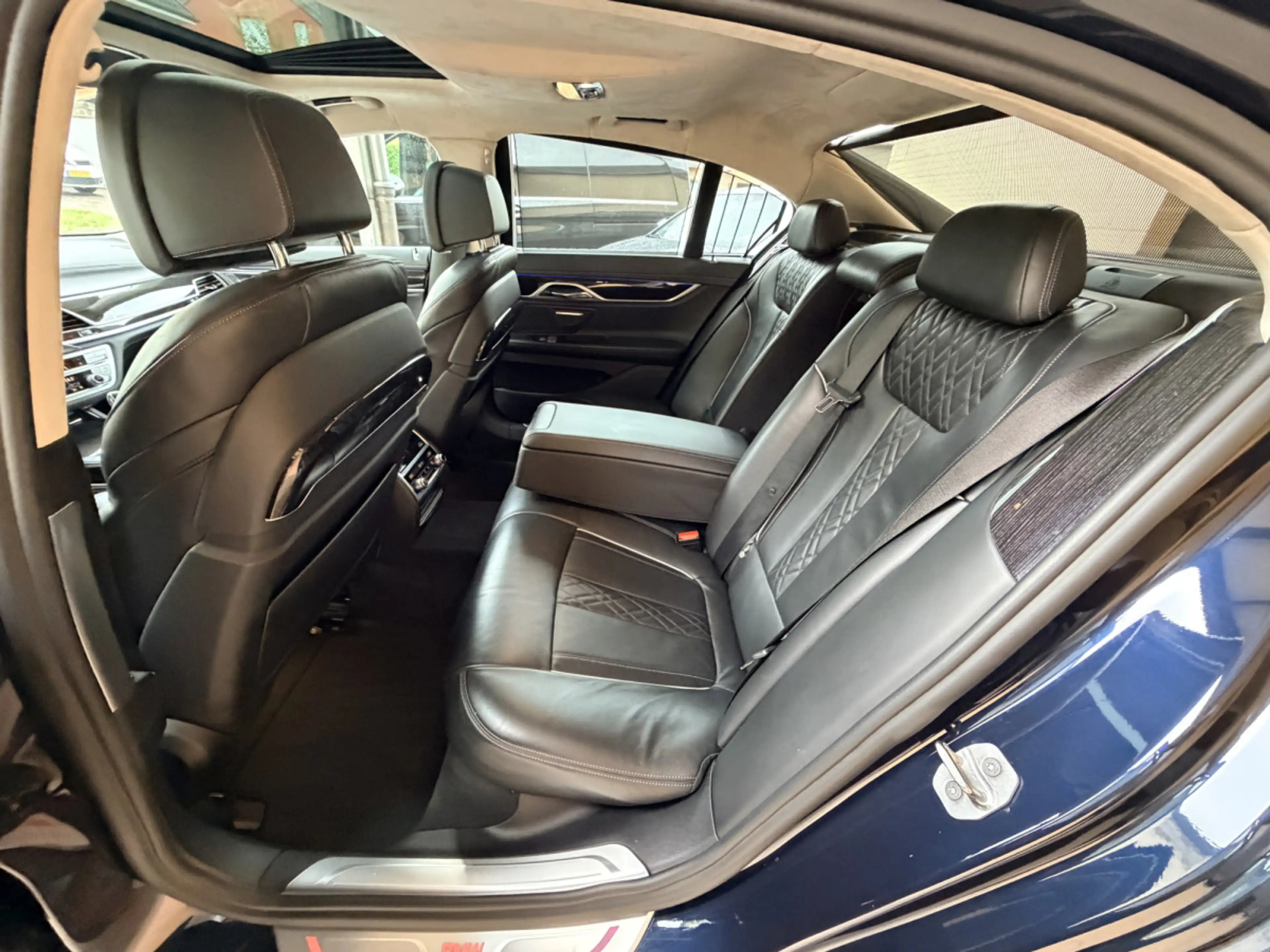 BMW 740 d xDrive Camera 360° Head-UP, Toit Ouvrant 320cv — photo 15