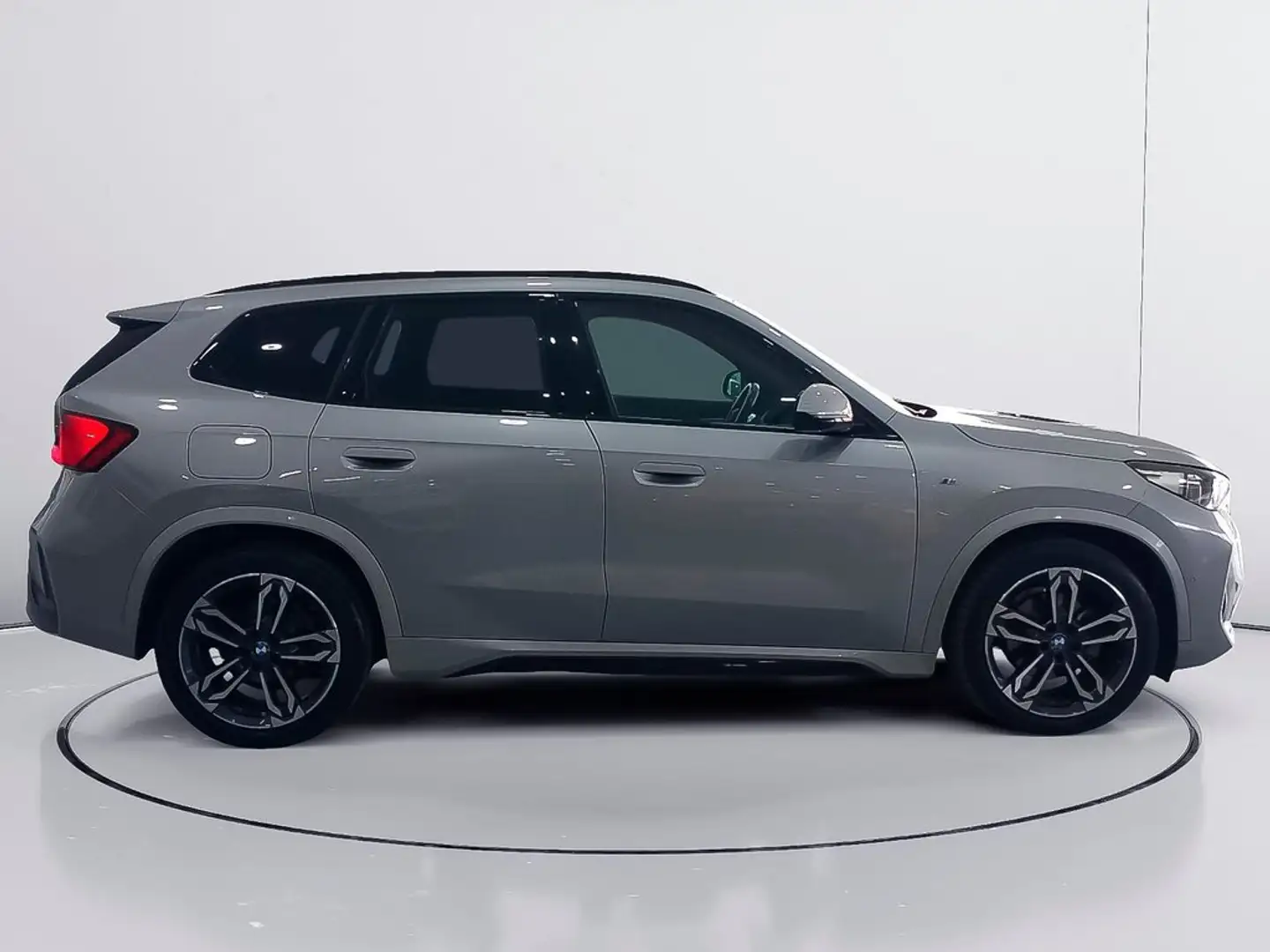 BMW X1 sDrive 18dA Gris - 2