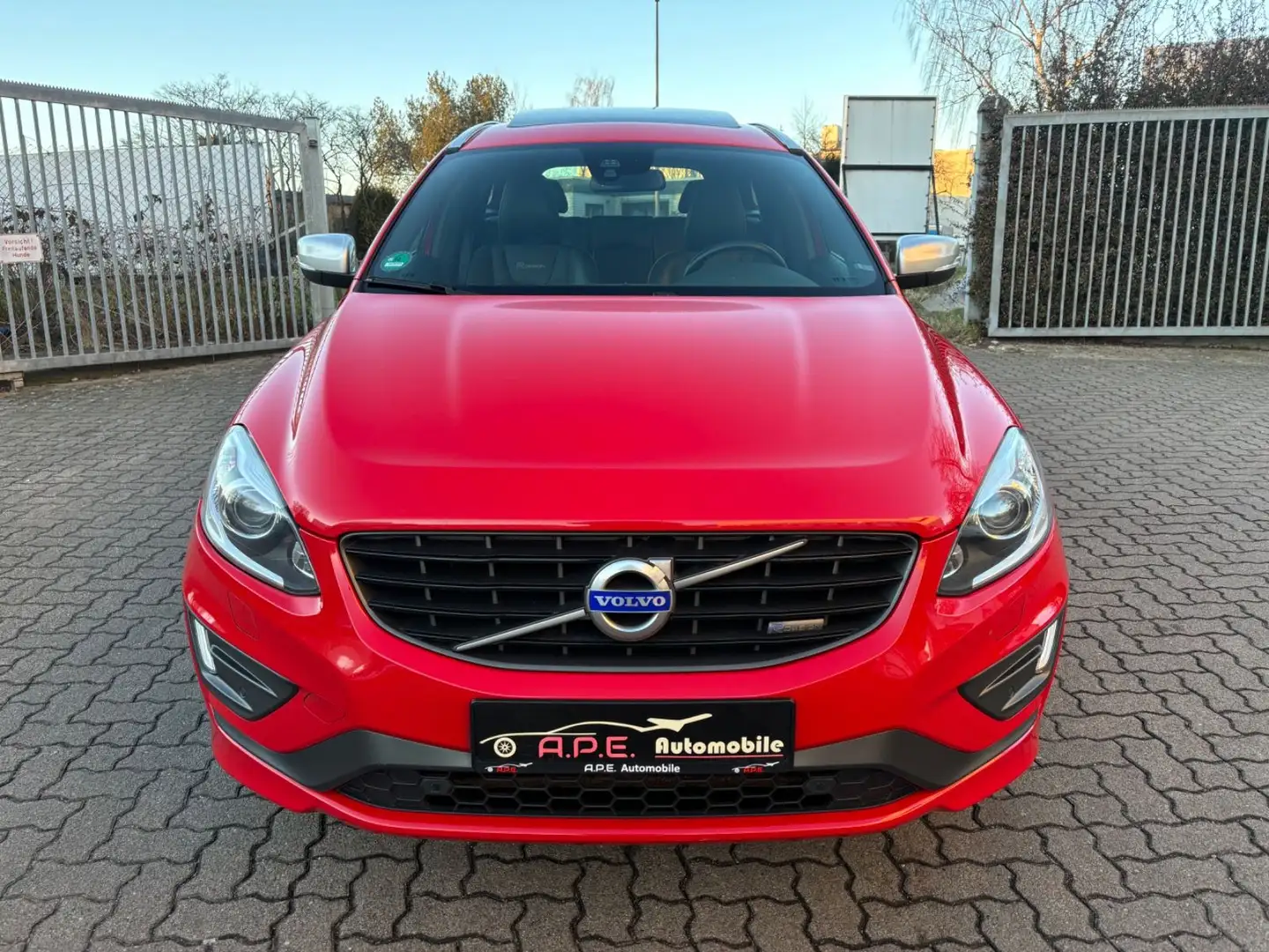 Volvo XC60 R DESIGN 1 HAND VOLLAUSSTATTUNG EURO 6 Червоний - 2