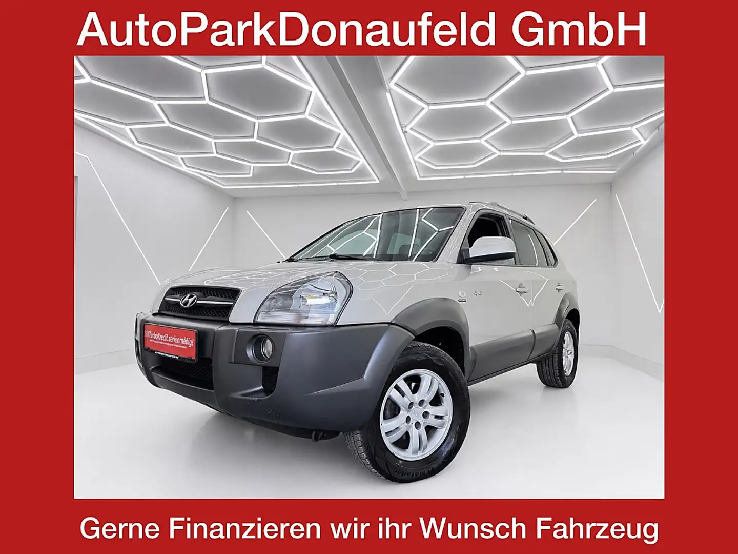 Hyundai TUCSON Tucson 2.0 CRDi VGT 4WD/Wenig Km/Gepflegt/ Silber - 1