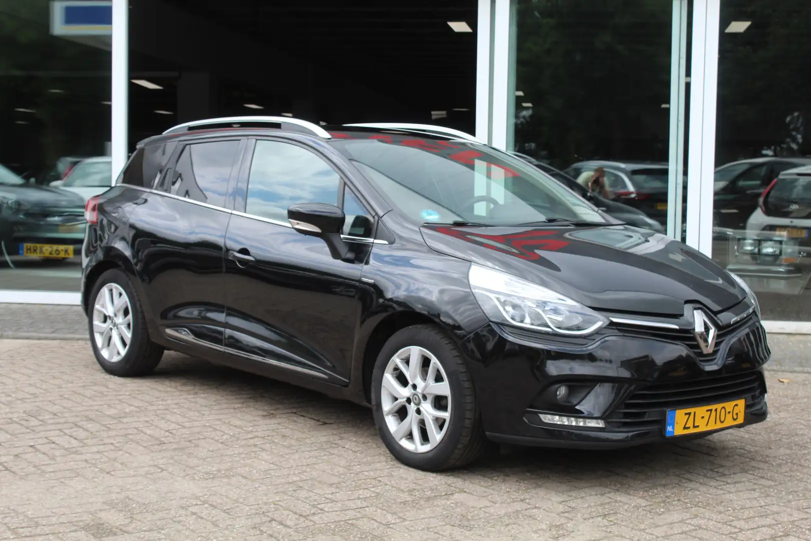 Renault Clio Estate 0.9 TCe Limited//Navi//Airco! Zwart - 2
