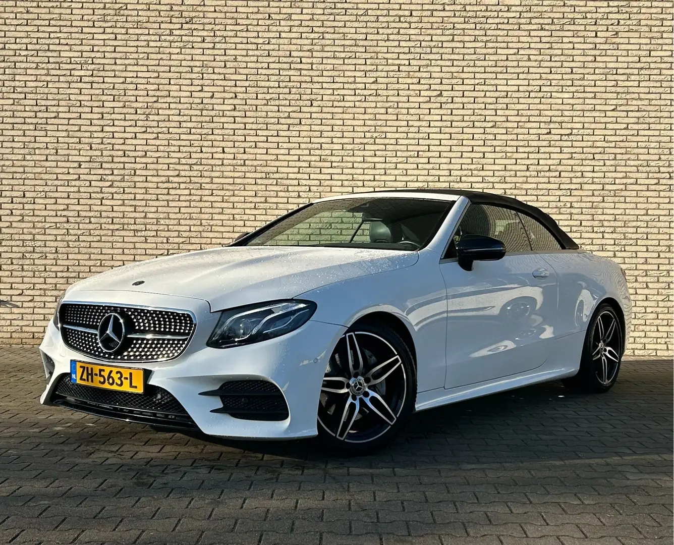 Mercedes-Benz E 200 E Cabriolet AMG Line l Night pakket l Stoel verwar Weiß - 2