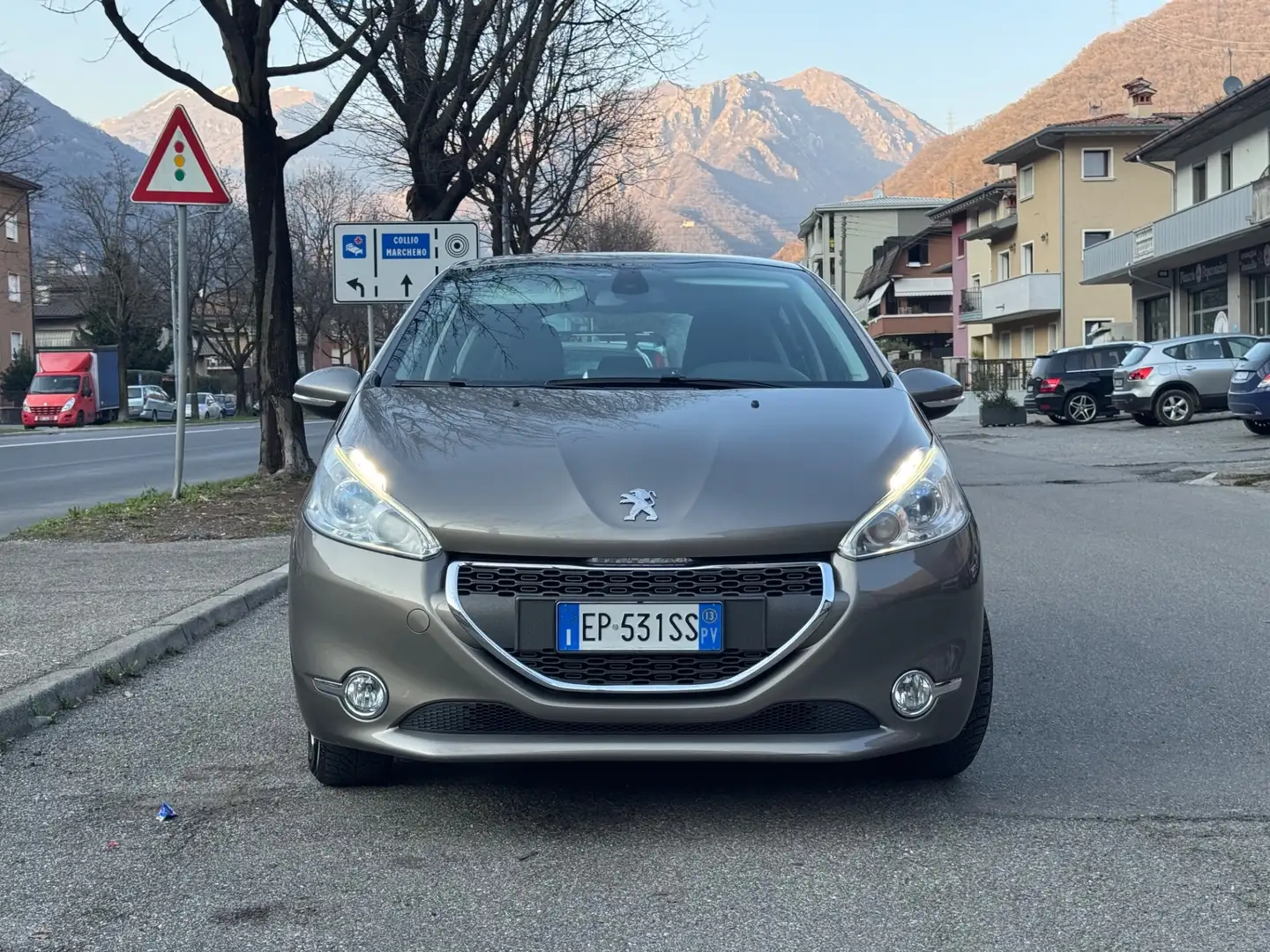 Peugeot 208 1.2 VTi 82 CV 5 porte FULL OPTIONAL Bronce - 2