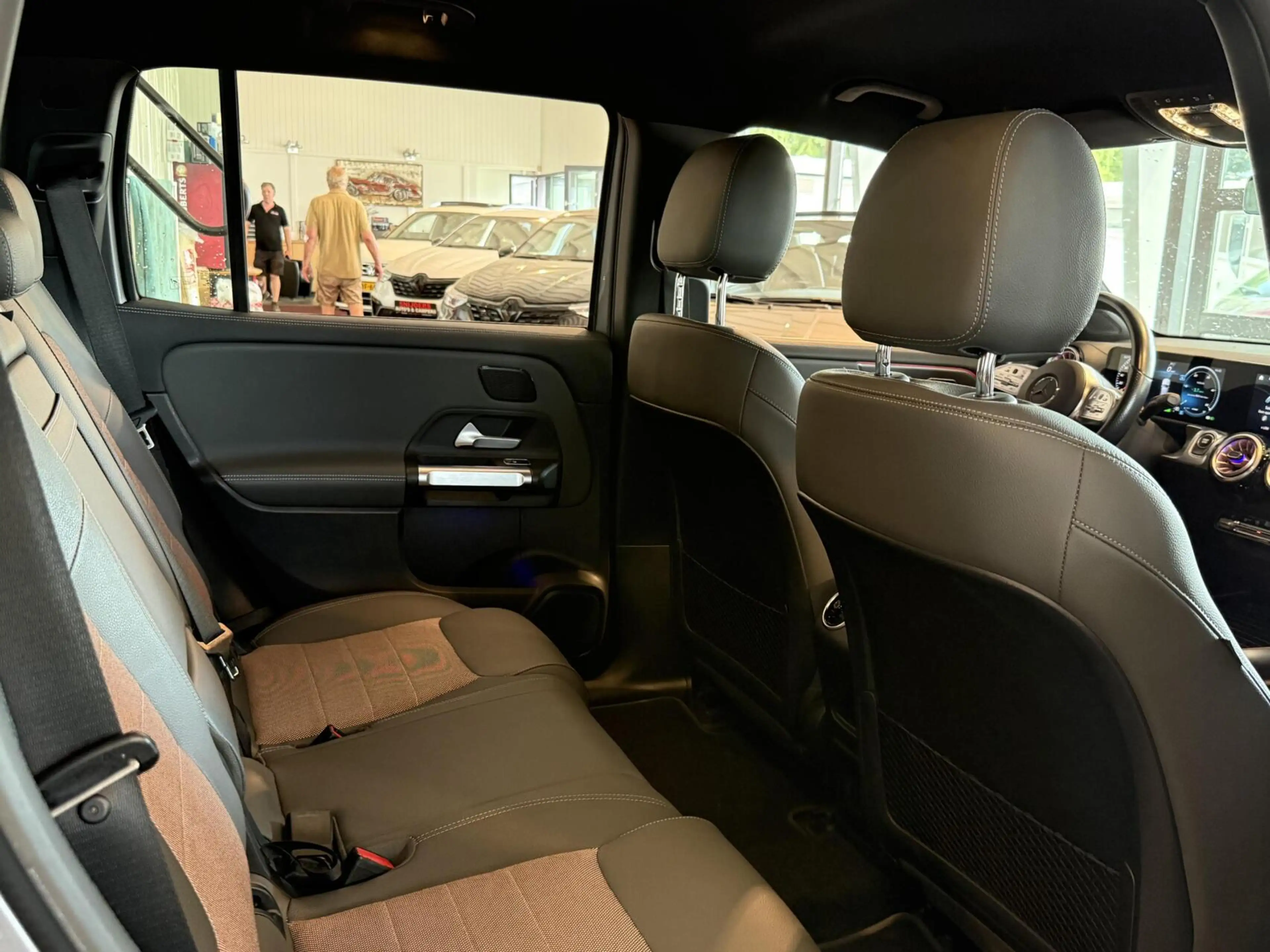 Mercedes-Benz EQB 350 4MATIC AMG Line 67 kWh Trekhaak SOH 100% — photo 8
