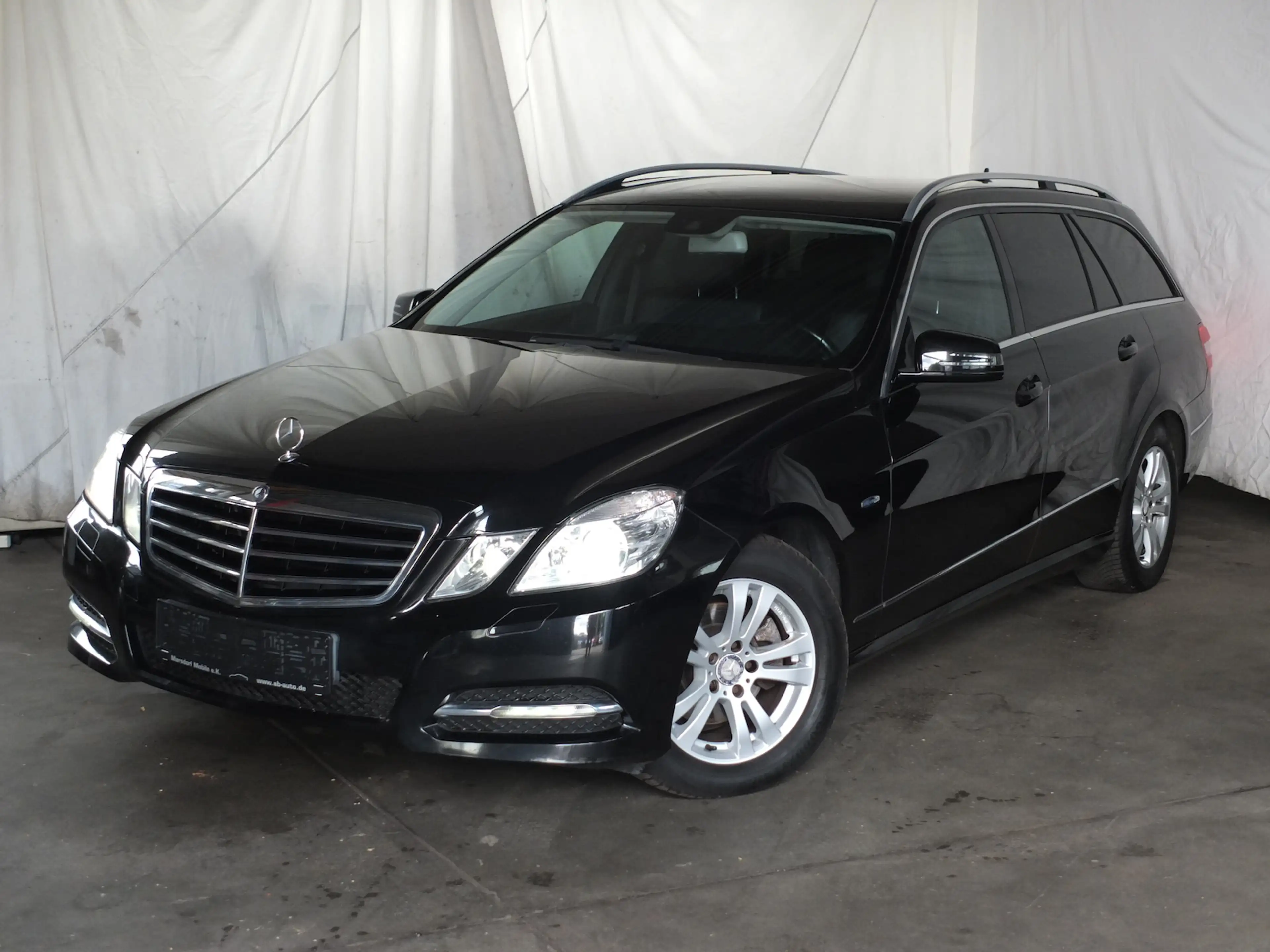 Mercedes-Benz E 220 T CDI BE AVANTGARDE W212 NAVI XENON TEMPOMAT