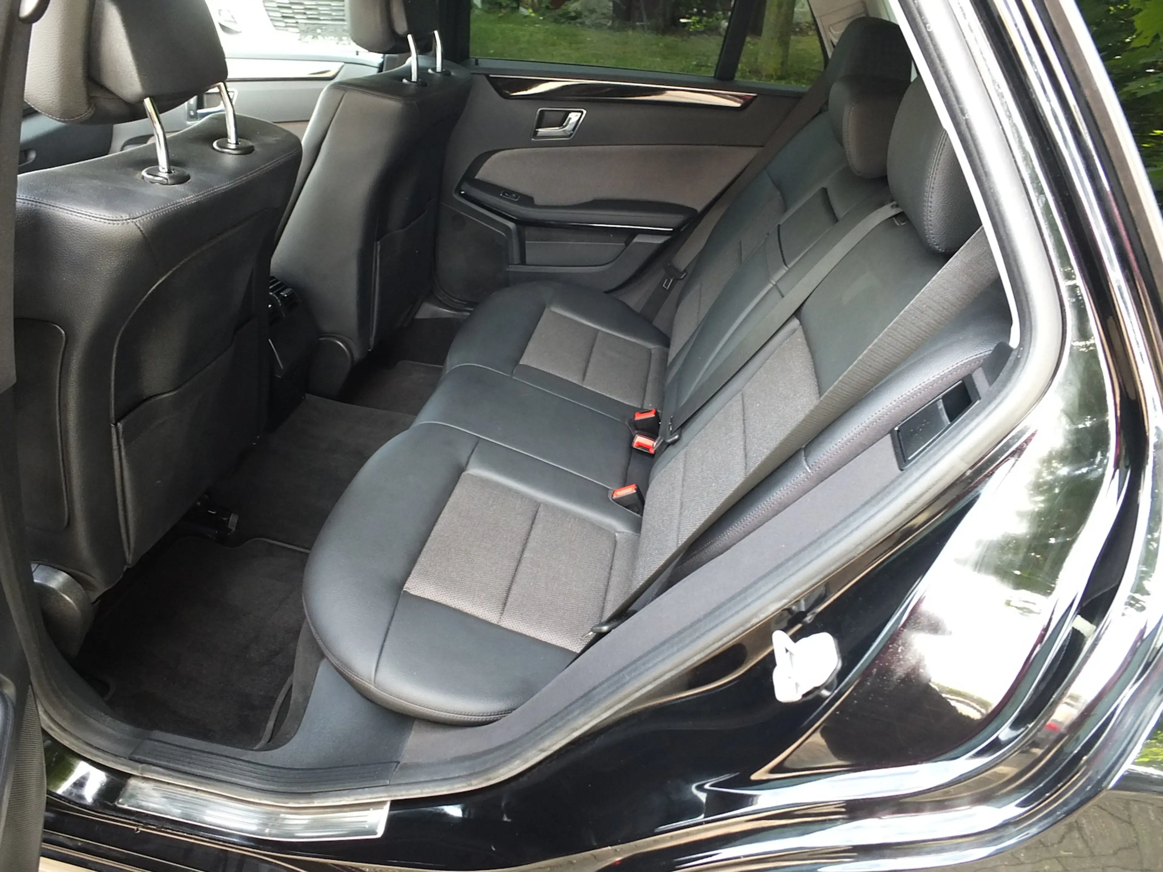 Mercedes-Benz E 220 T CDI BE AVANTGARDE W212 NAVI XENON TEMPOMAT — photo 10