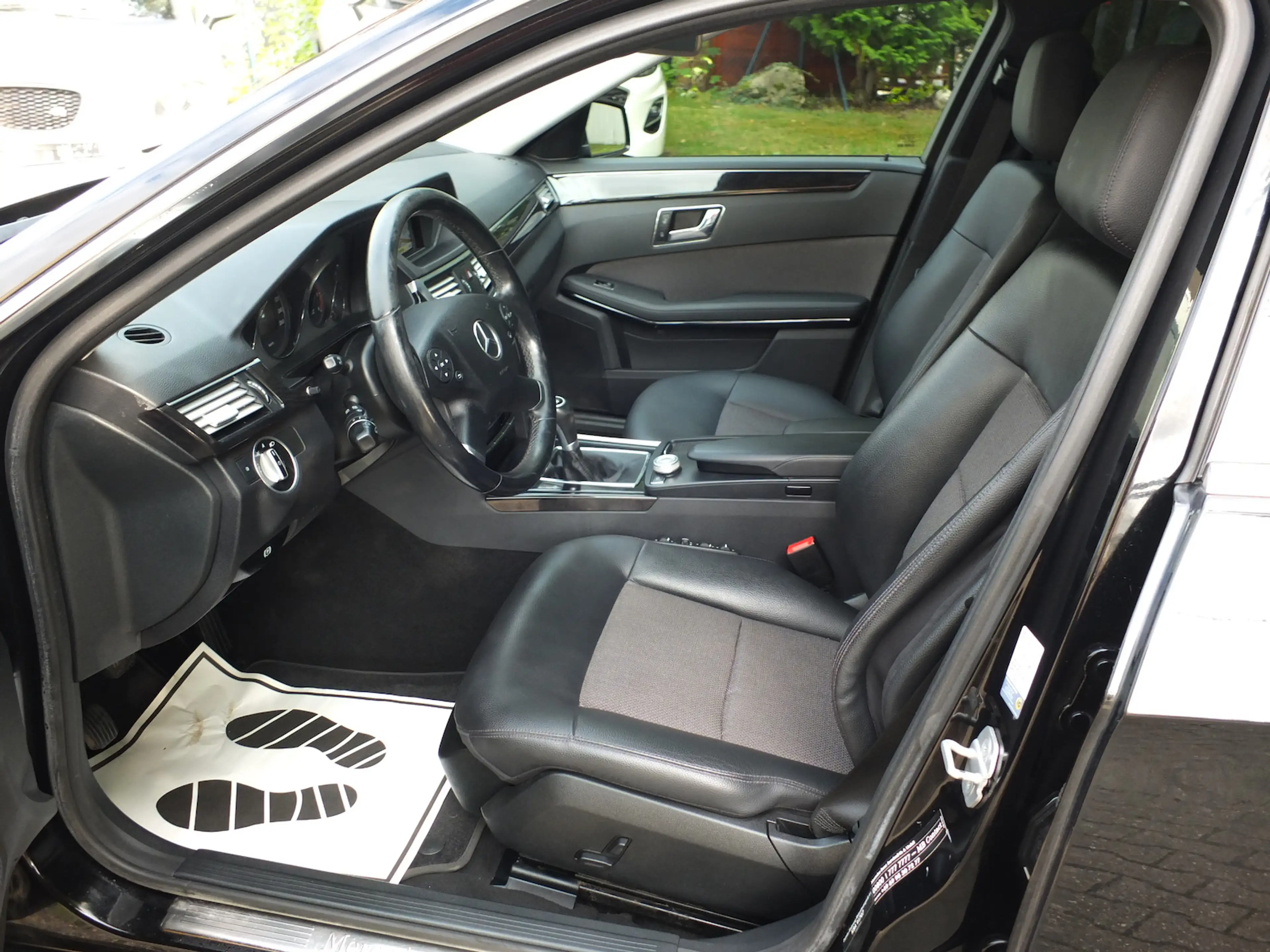 Mercedes-Benz E 220 T CDI BE AVANTGARDE W212 NAVI XENON TEMPOMAT — photo 8