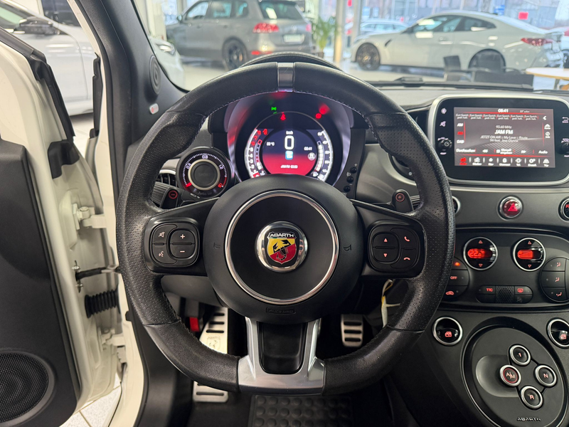 Abarth 595 Turismo Autom*Bi-Xenon*Pano*Klima*Beats*DAB* — photo 13